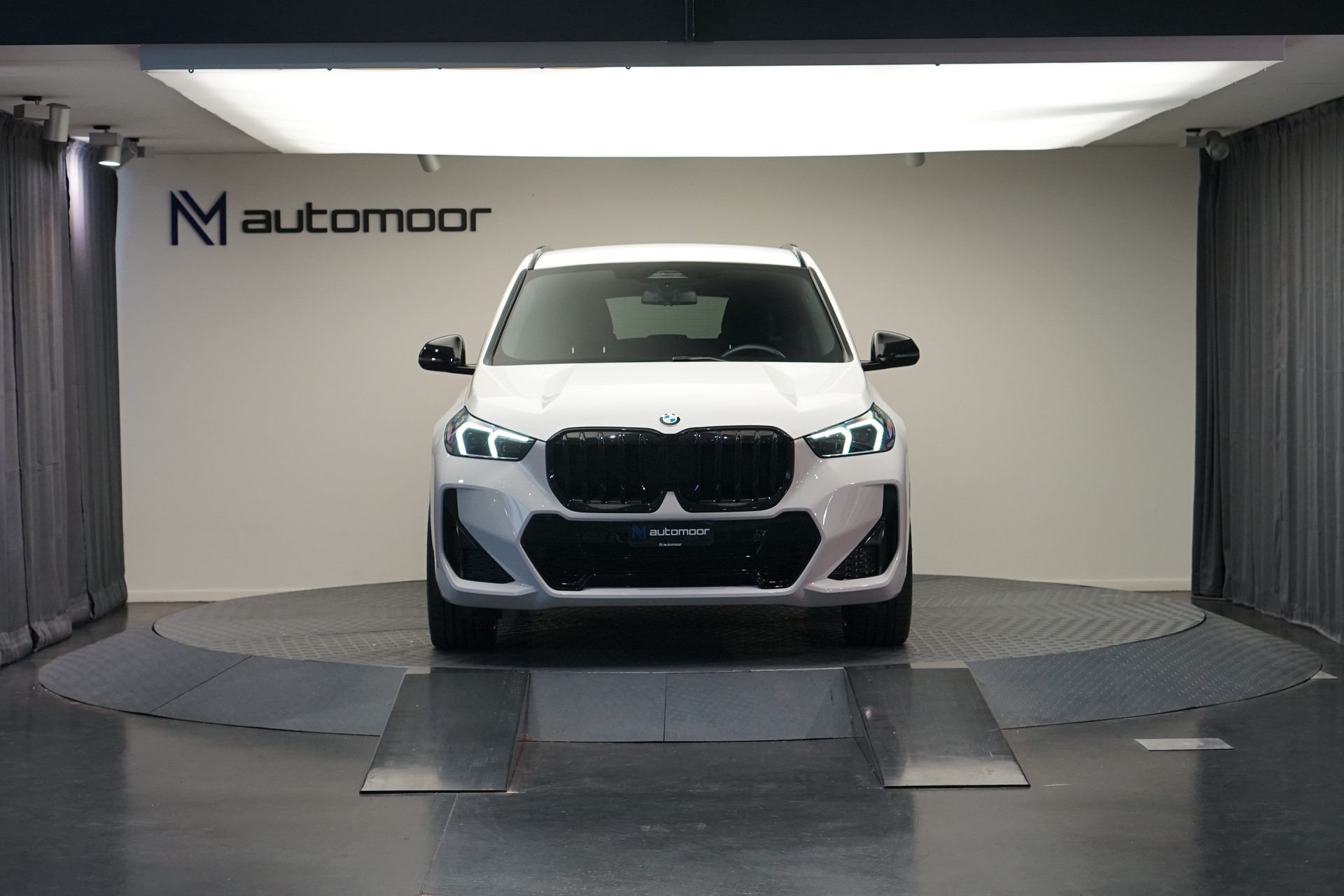 BMW X1 xDrive 23d 48V M Sport *CH-Fahrzeug*-showroom-element-1