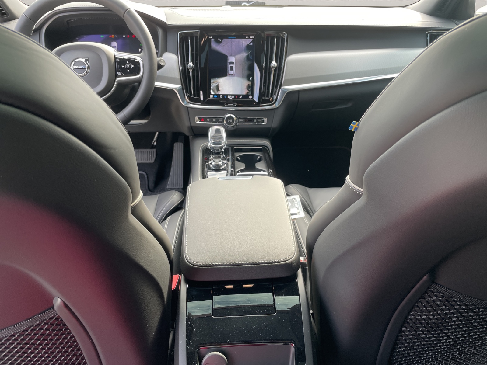 VOLVO V90 2.0 T8 TE Ultimate Dark eAWD-image-7