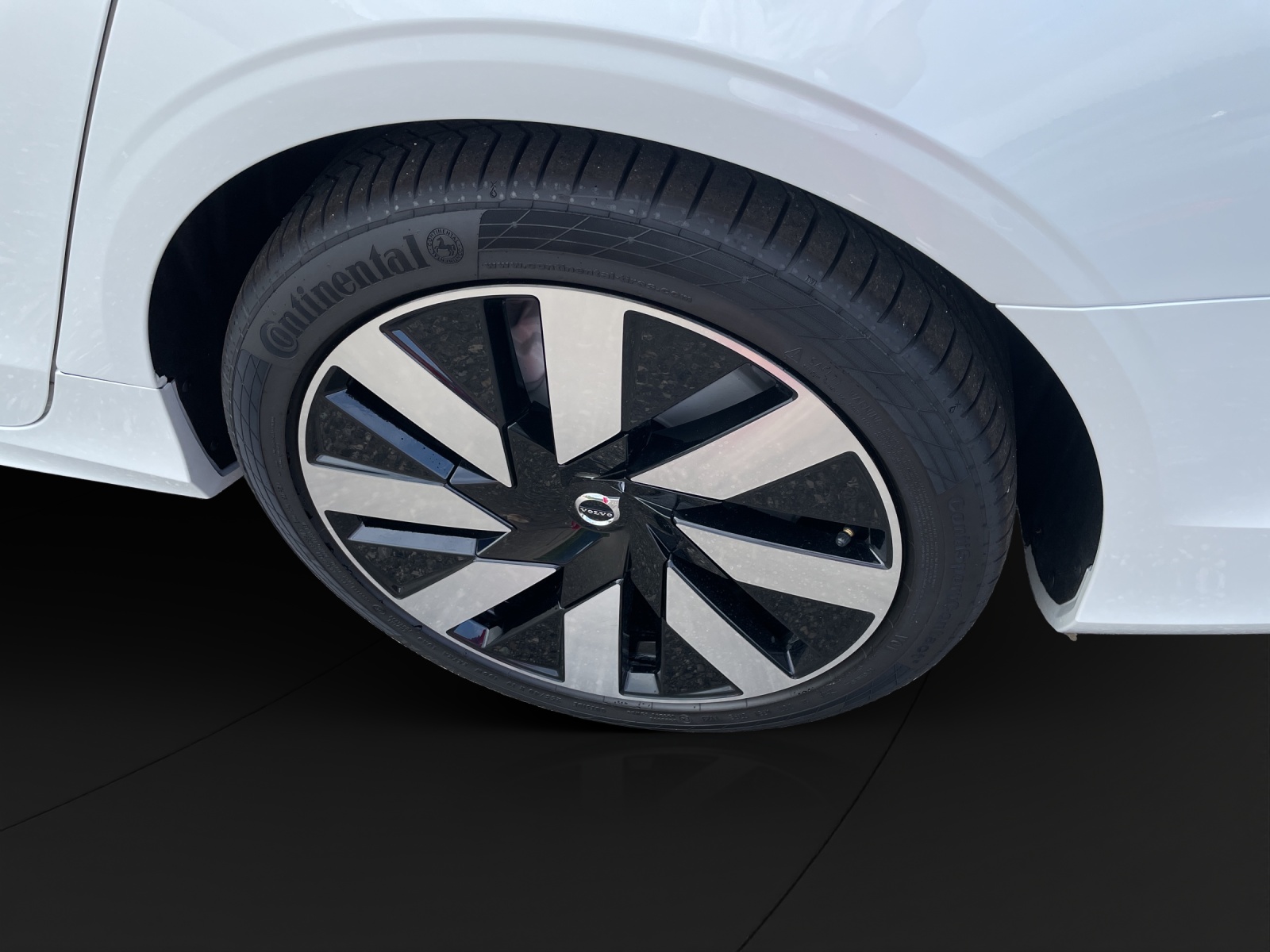 VOLVO V90 2.0 T8 TE Ultimate Dark eAWD-image-4