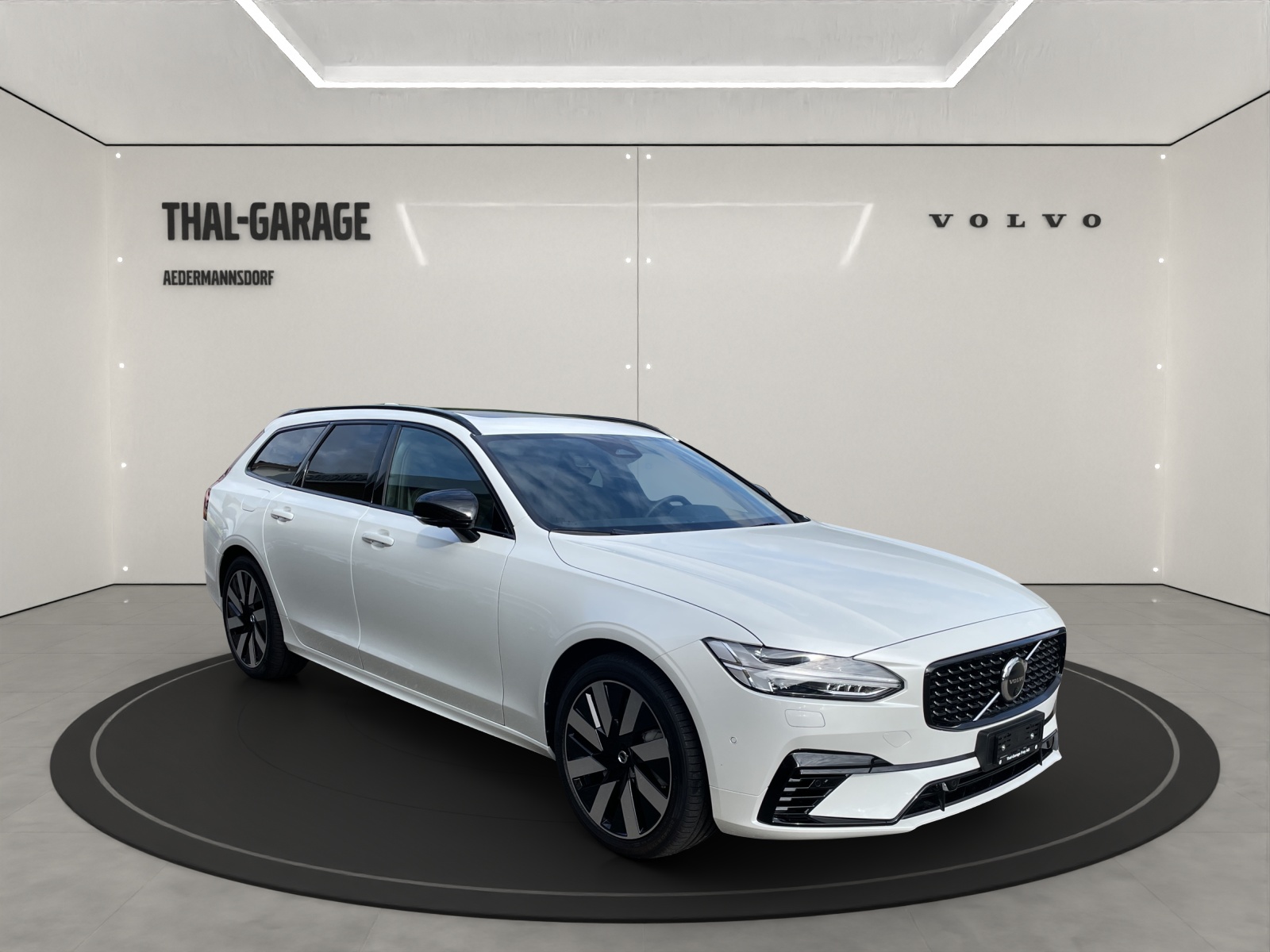 VOLVO V90 2.0 T8 TE Ultimate Dark eAWD-showroom-element-2