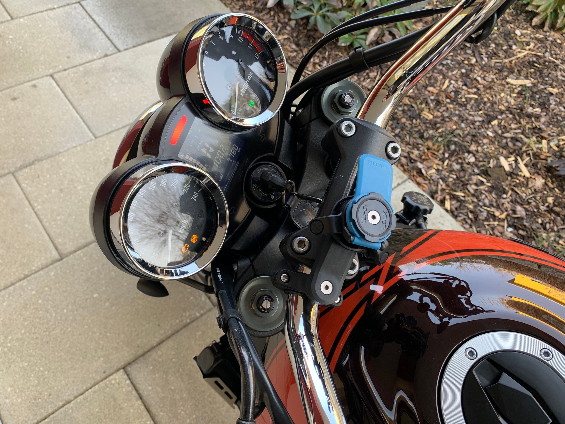 KAWASAKI Z 900 RS-image-2