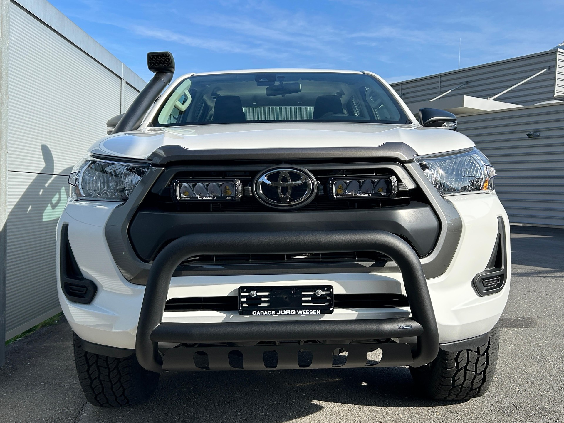 TOYOTA Hilux Double Cab.-Pick-up 2.8 D-4D 204 Comfort-image-1