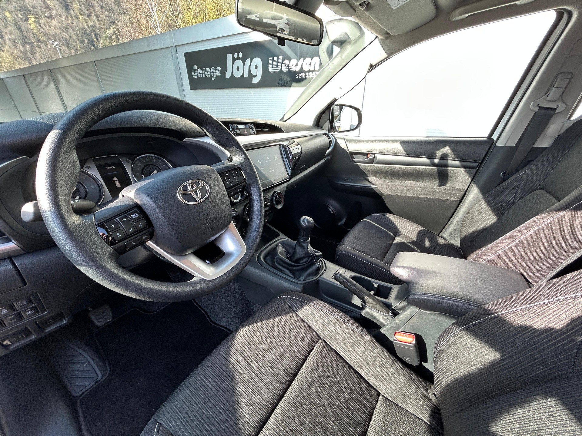 TOYOTA Hilux Double Cab.-Pick-up 2.8 D-4D 204 Comfort-image-8