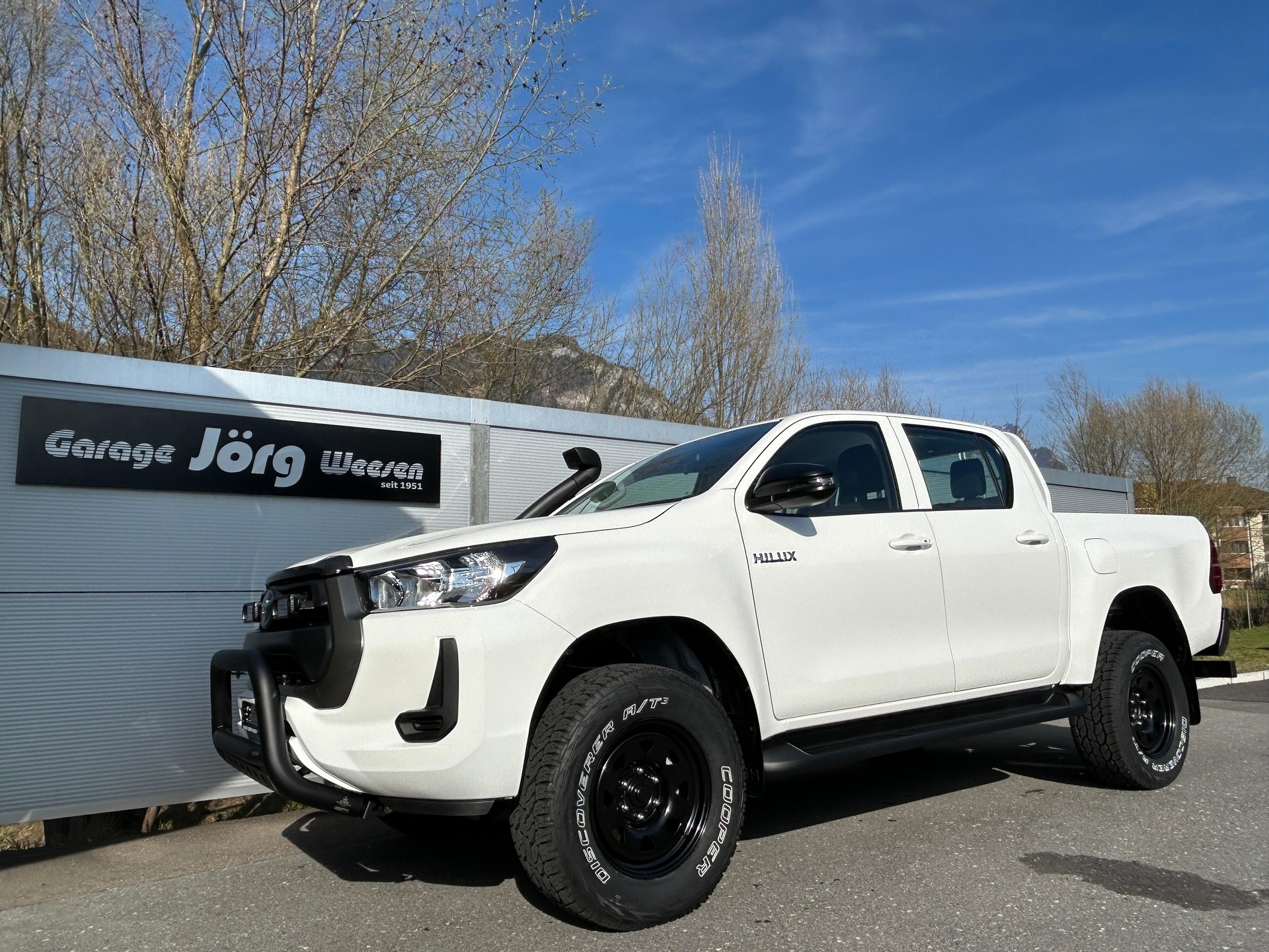 TOYOTA Hilux Double Cab.-Pick-up 2.8 D-4D 204 Comfort-image-0