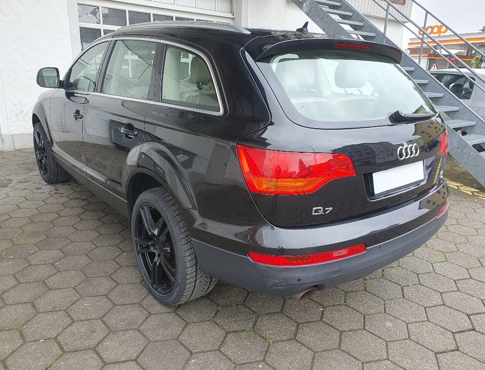 AUDI Q7 3.6 FSI Quattro Tiptronic-showroom-element-3