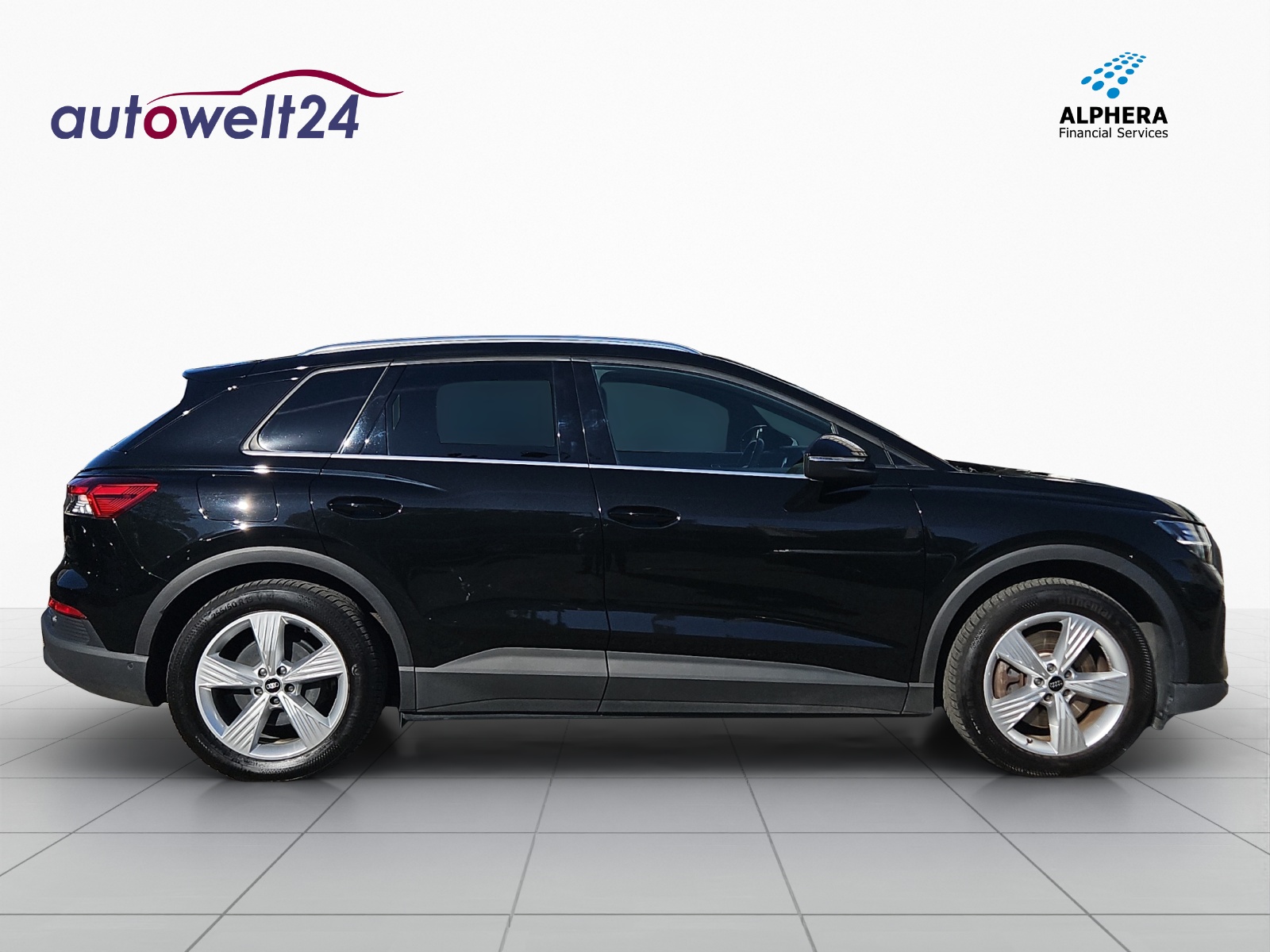 AUDI Q4 e-tron 45 quattro-image-4