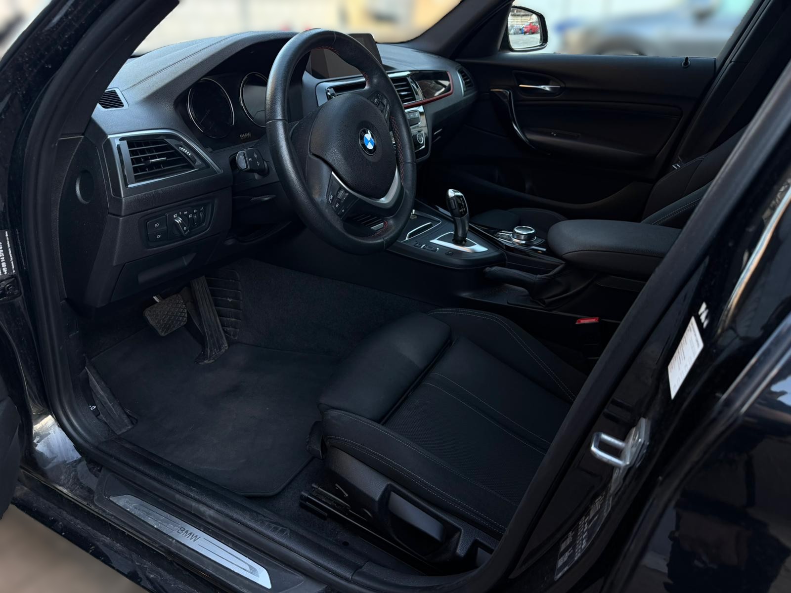 BMW 120i Edition Sport Line Steptronic-image-7