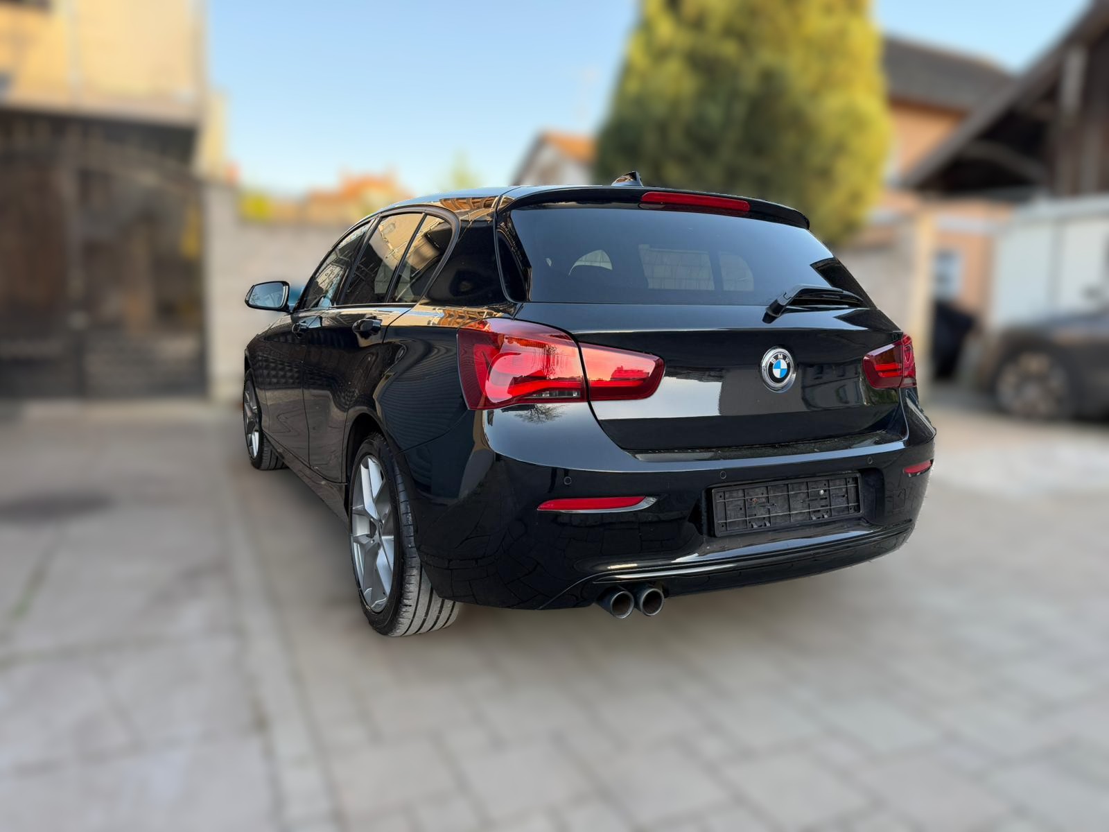 BMW 120i Edition Sport Line Steptronic-showroom-element-2