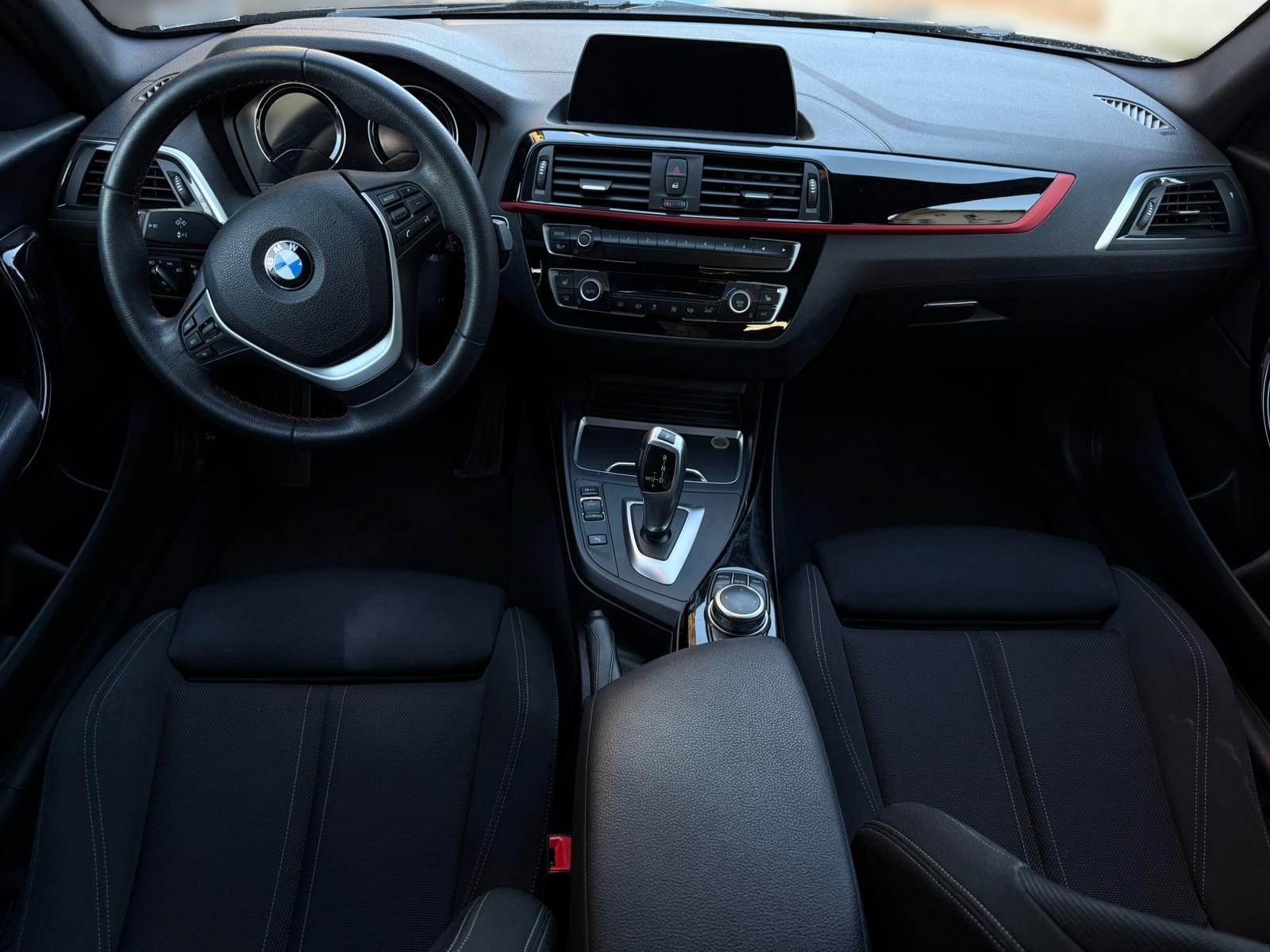 BMW 120i Edition Sport Line Steptronic-image-8