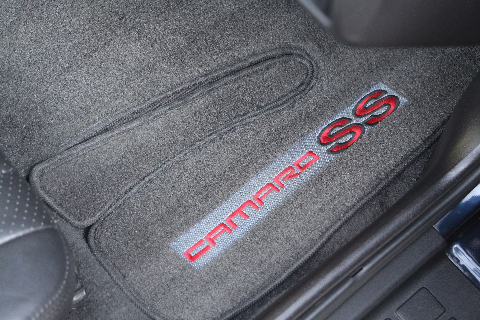 CHEVROLET Camaro SS-image-11