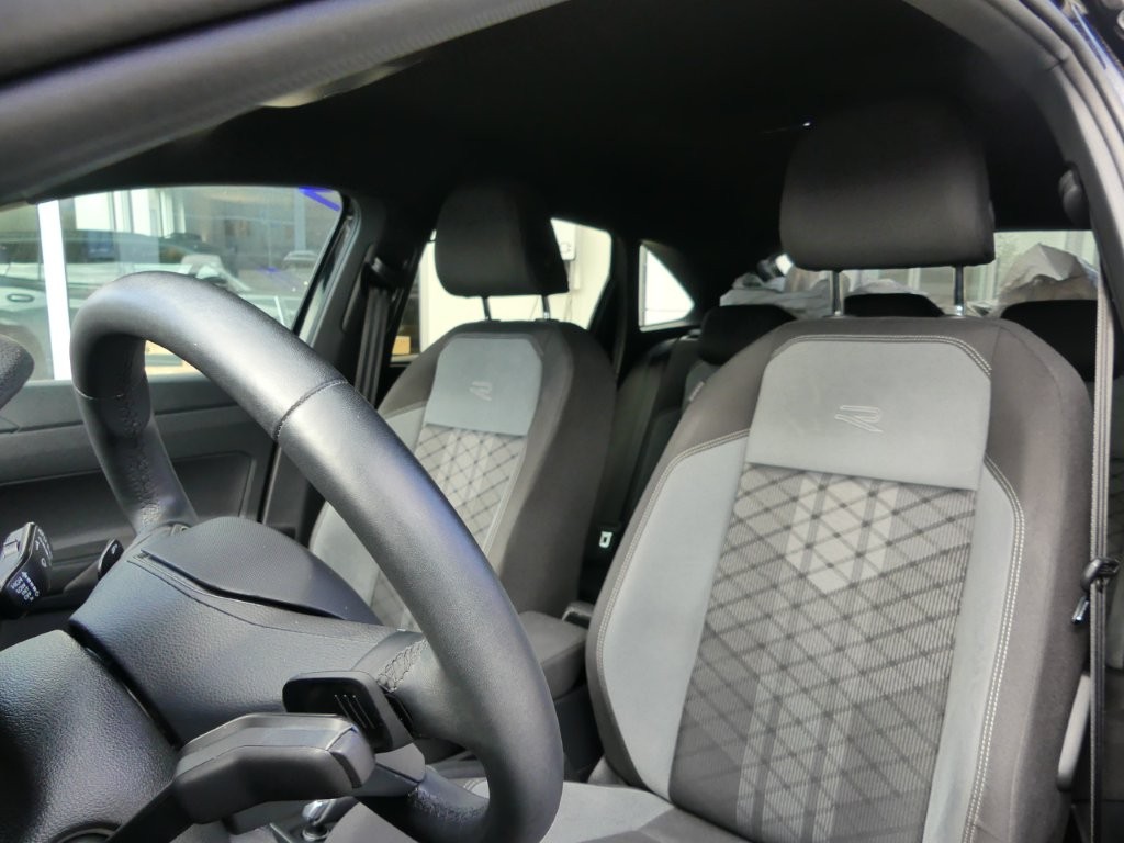 VW Taigo 1.5 TSI R-Line DSG-image-9
