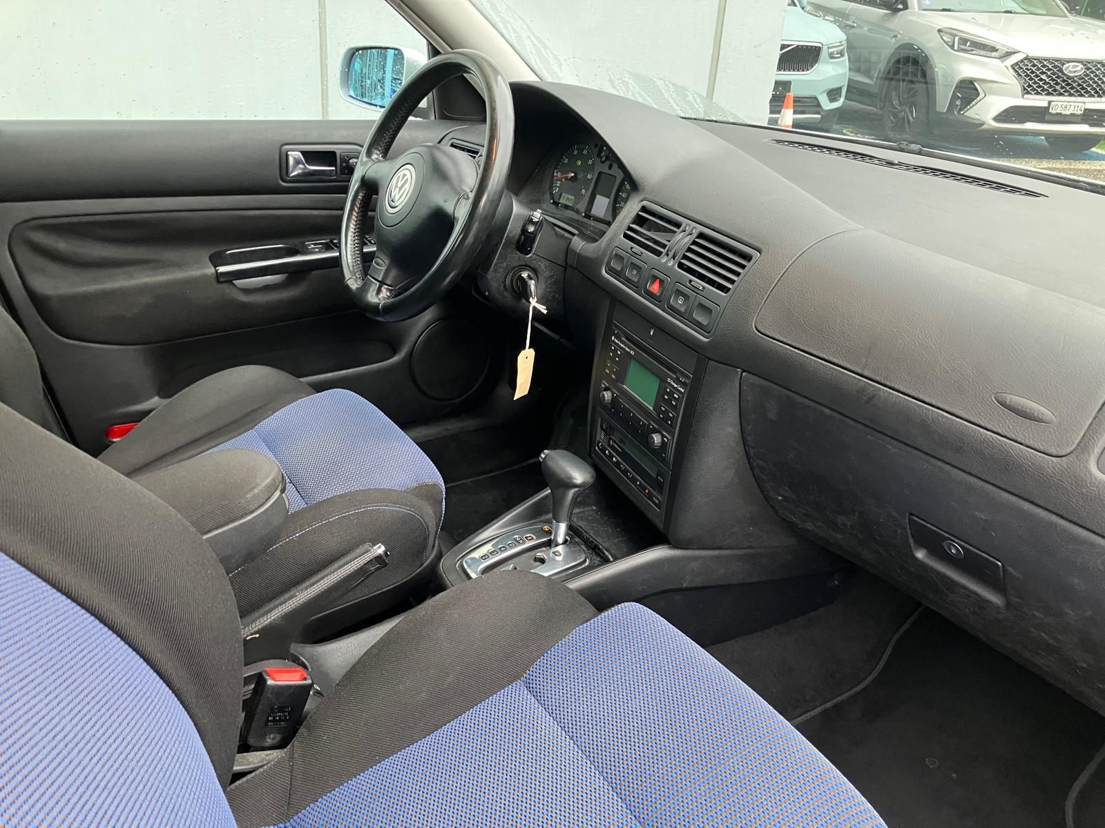 VW Golf 2.3 Highline-image-7