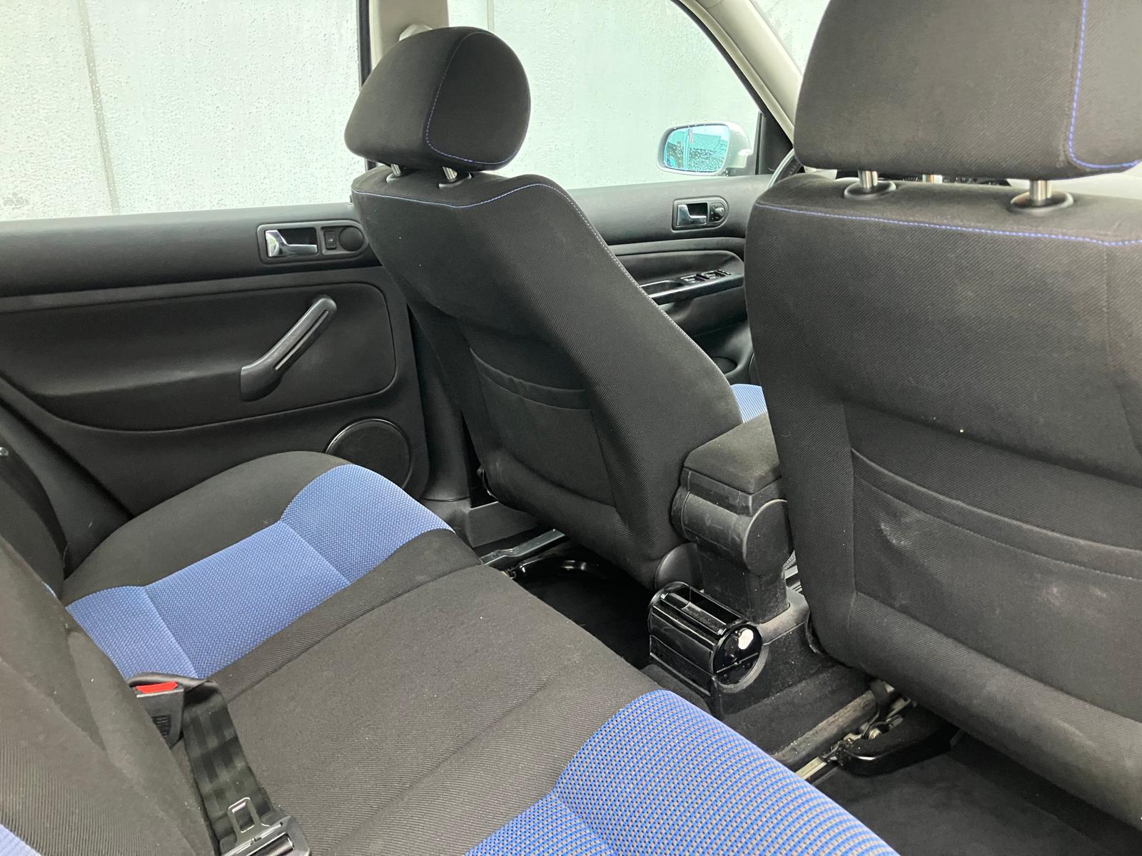 VW Golf 2.3 Highline-image-8