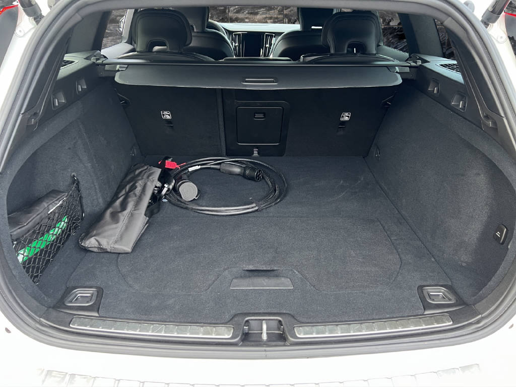 VOLVO V60 2.0 T6 TE Plus Dark eAWD-image-9