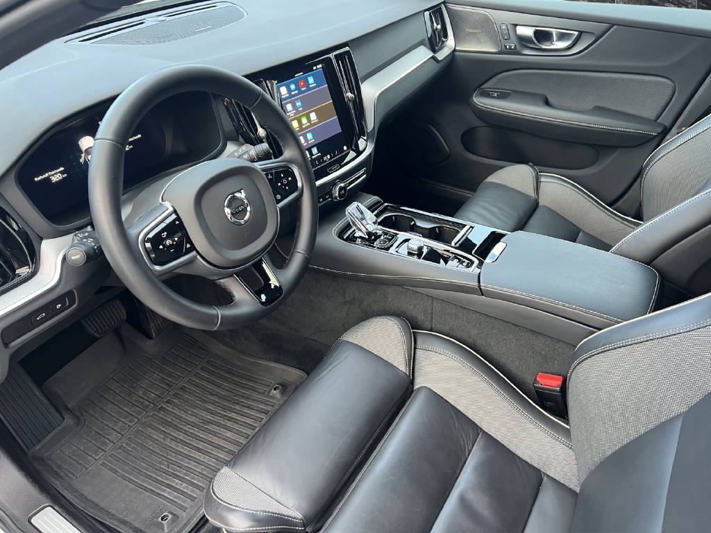 VOLVO V60 2.0 T6 TE Plus Dark eAWD-image-6
