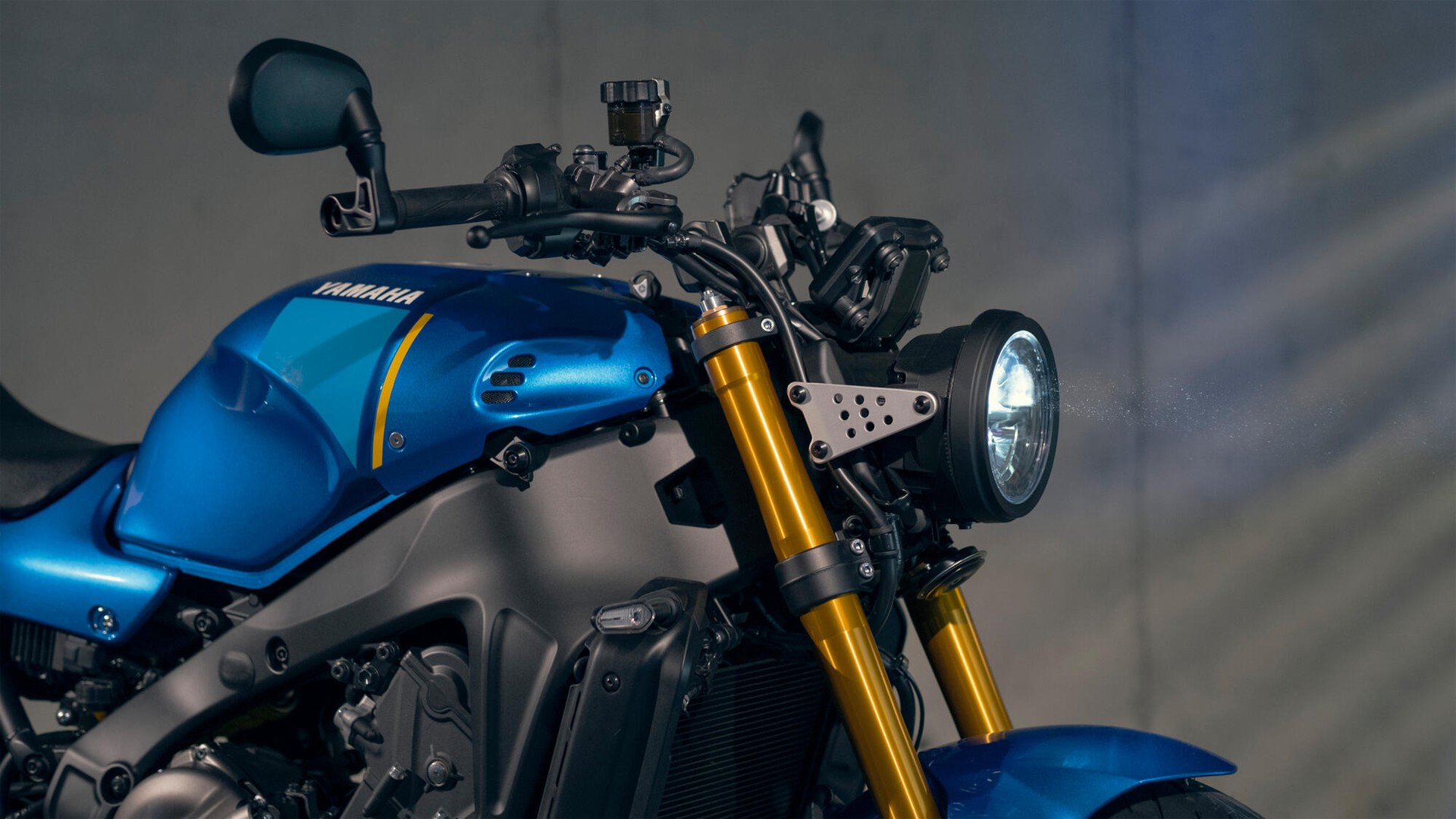 YAMAHA XSR 900-image-3