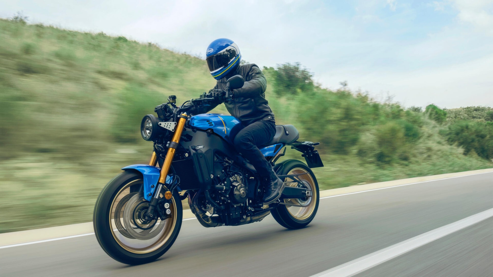 YAMAHA XSR 900-image-14