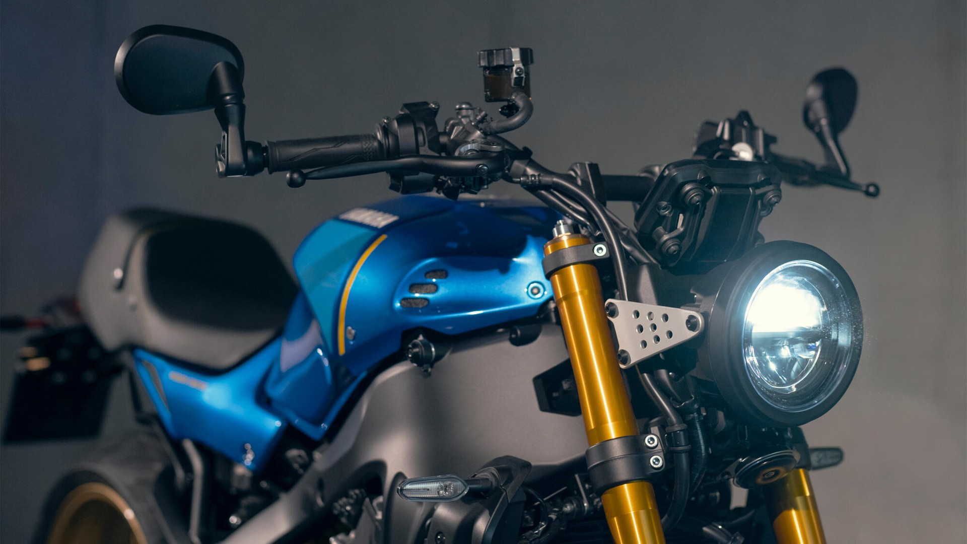 YAMAHA XSR 900-image-8