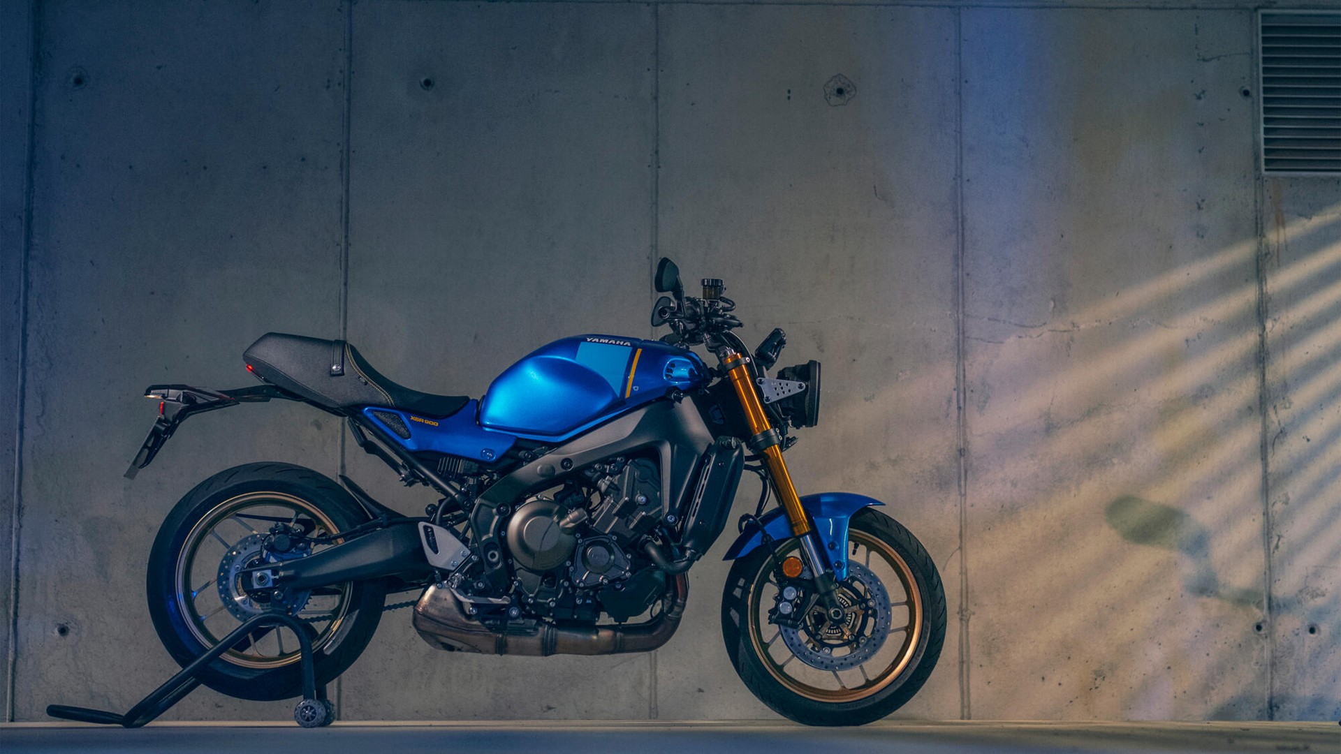 YAMAHA XSR 900-image-13