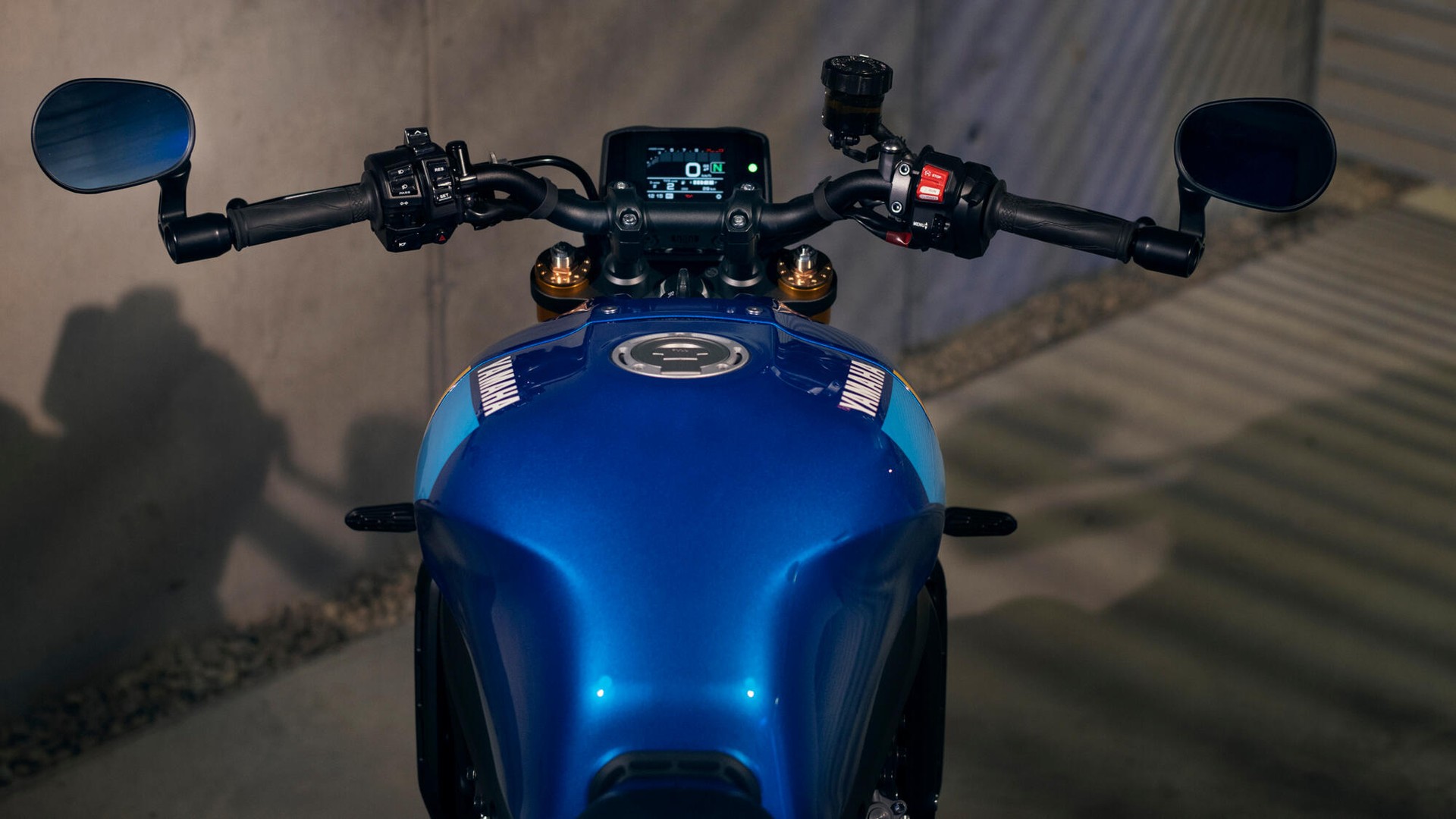 YAMAHA XSR 900-image-9