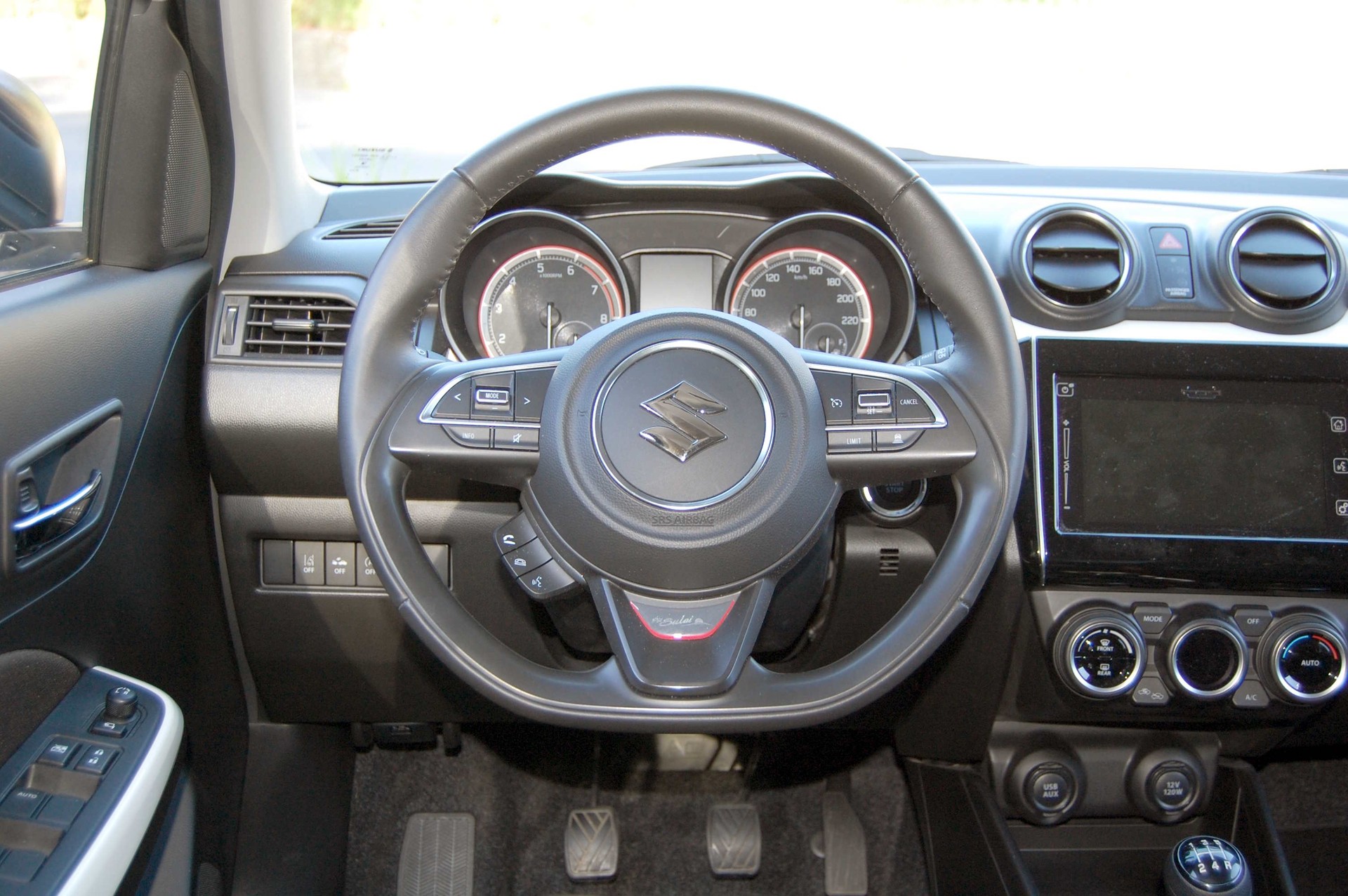 SUZUKI Swift 1.2i Piz Sulai Top Hybrid Allgrip 4x4-image-10