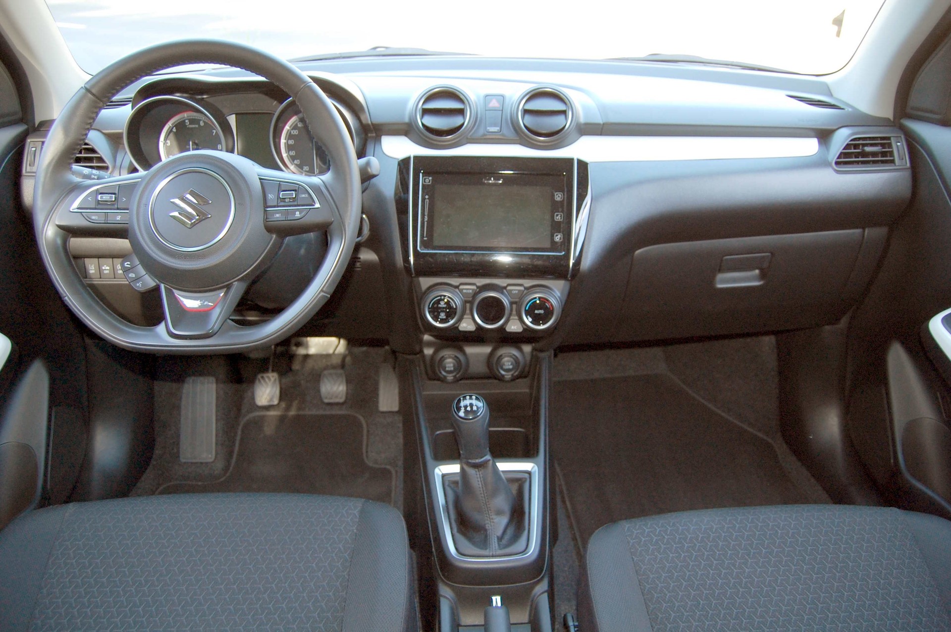 SUZUKI Swift 1.2i Piz Sulai Top Hybrid Allgrip 4x4-image-7