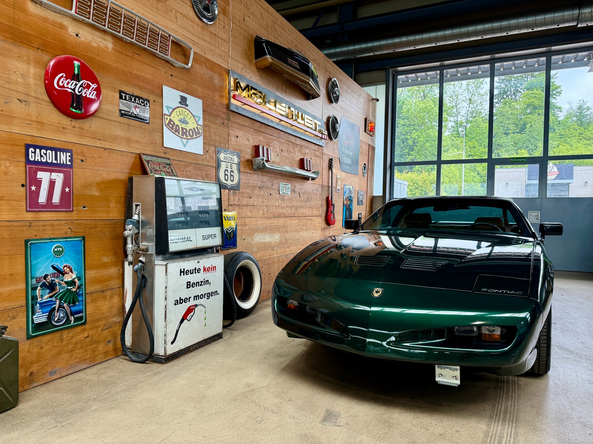 PONTIAC Firebird 5.0 V8 Trans Am GTA-showroom-element-2