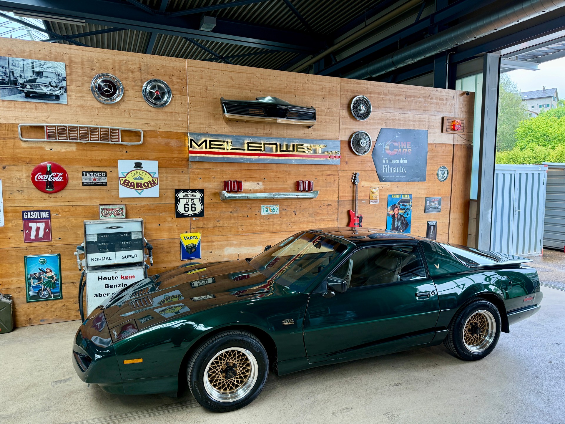 PONTIAC Firebird 5.0 V8 Trans Am GTA-showroom-element-3
