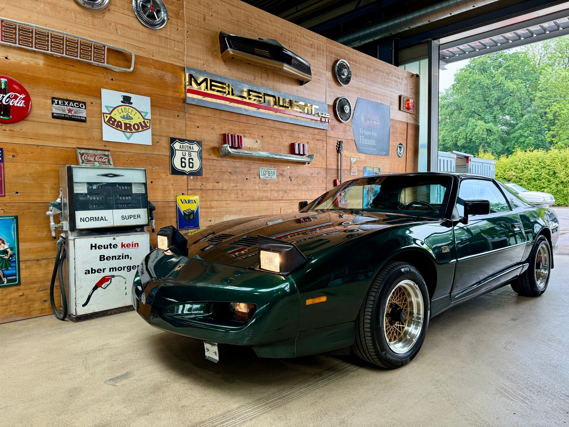 PONTIAC Firebird 5.0 V8 Trans Am GTA-image-5