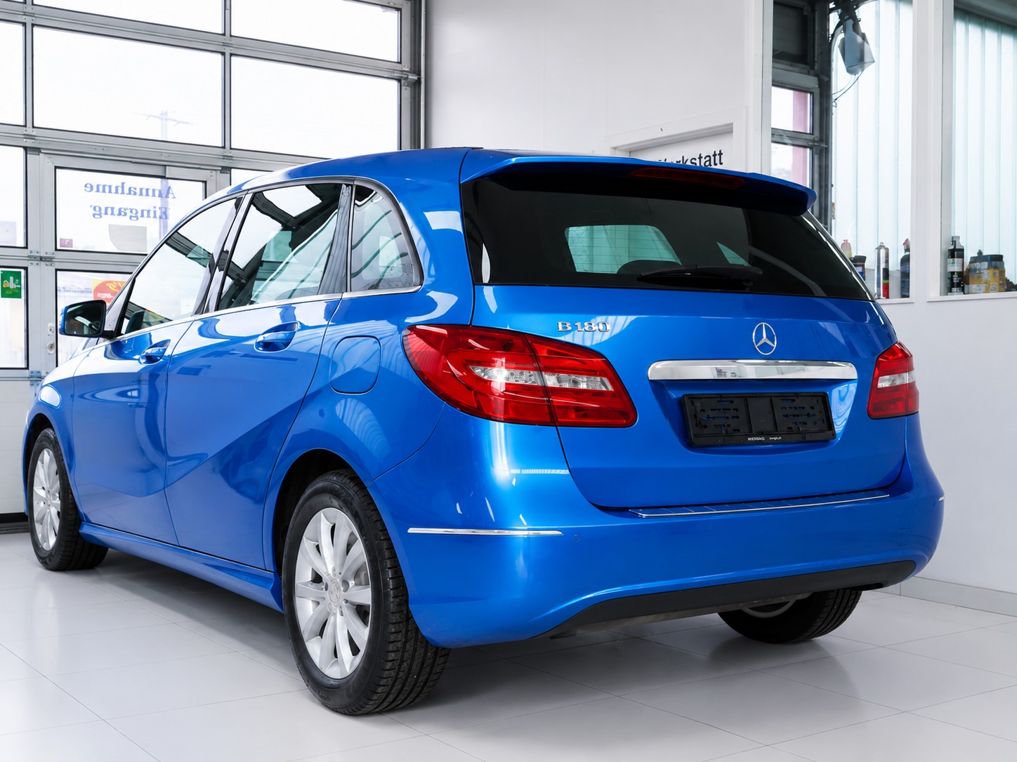 MERCEDES-BENZ B 180 7G-DCT-image-1