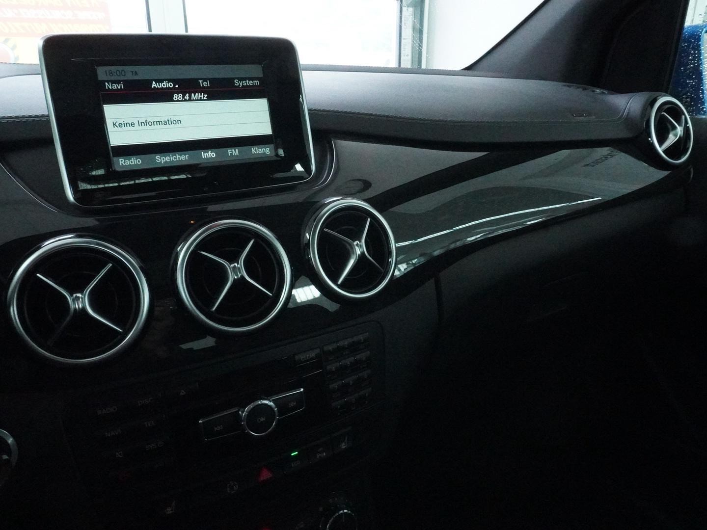 MERCEDES-BENZ B 180 7G-DCT-image-7