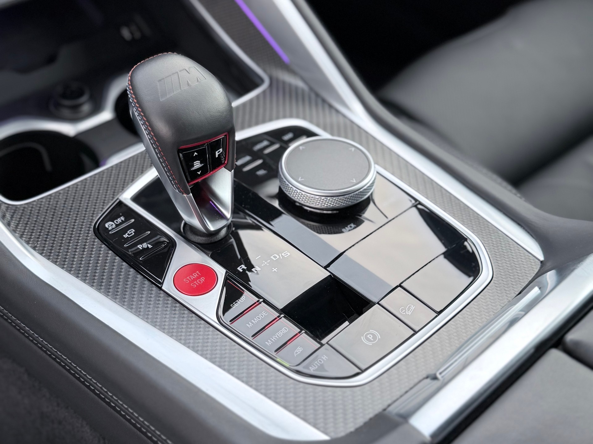BMW XM xDrive 50e PHEV Steptronic-image-5