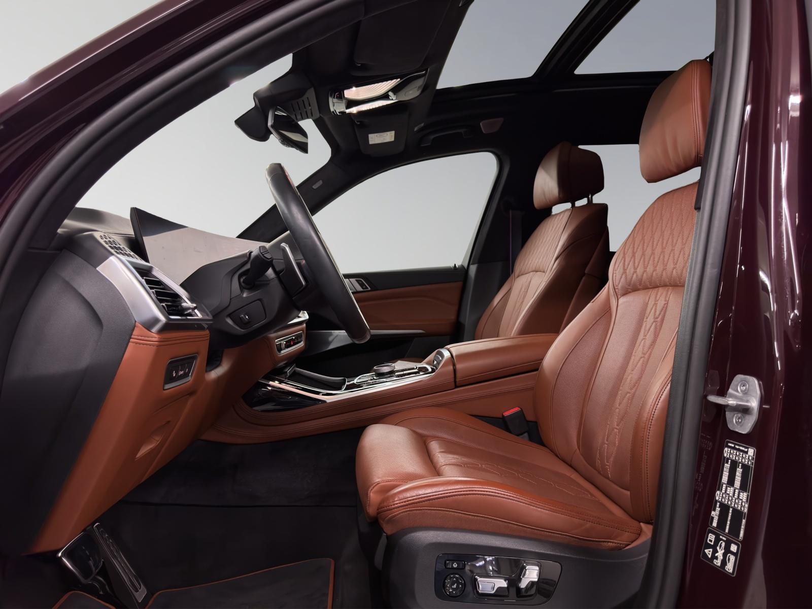 BMW X7 M60i-image-10