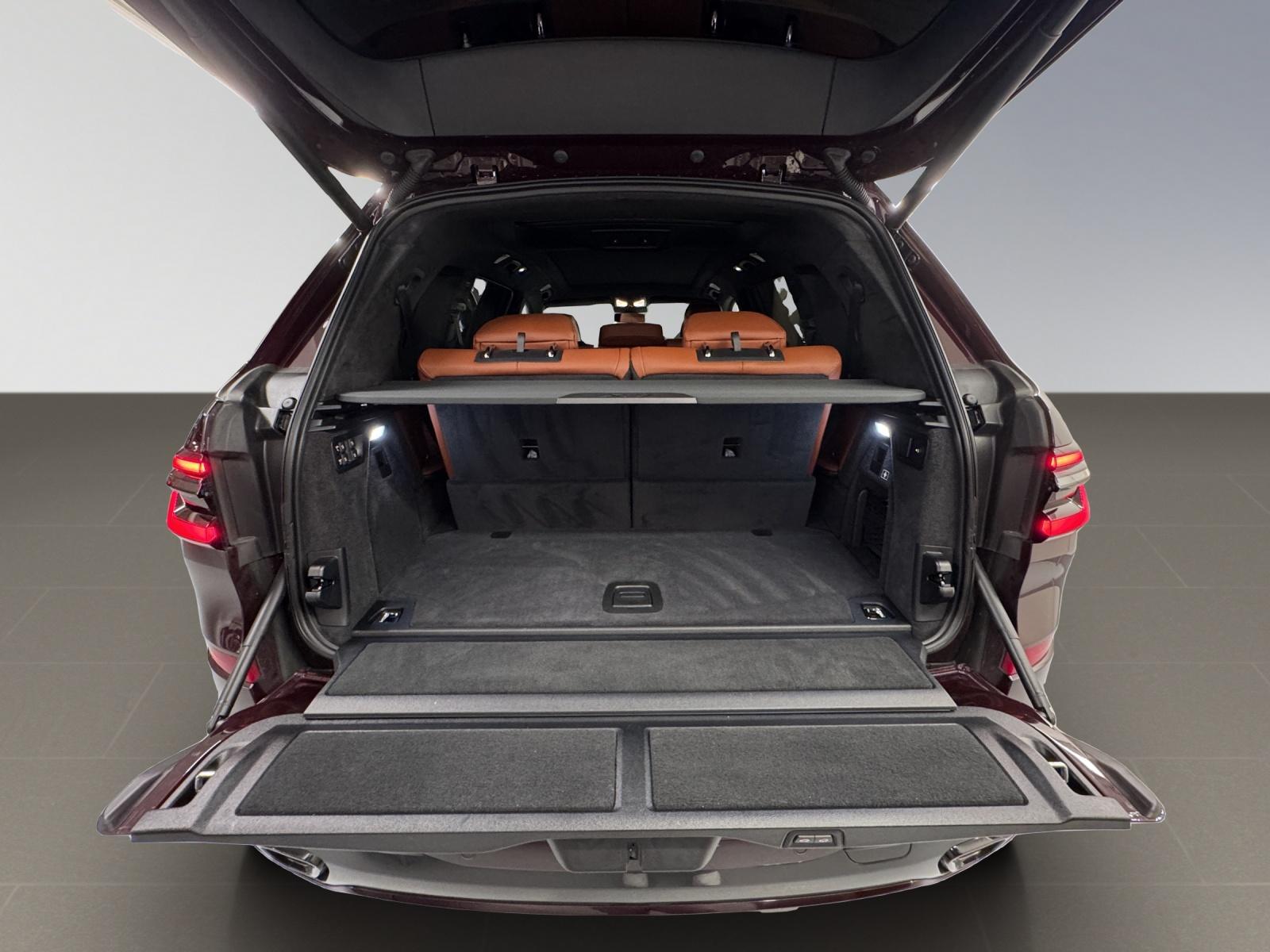 BMW X7 M60i-image-9