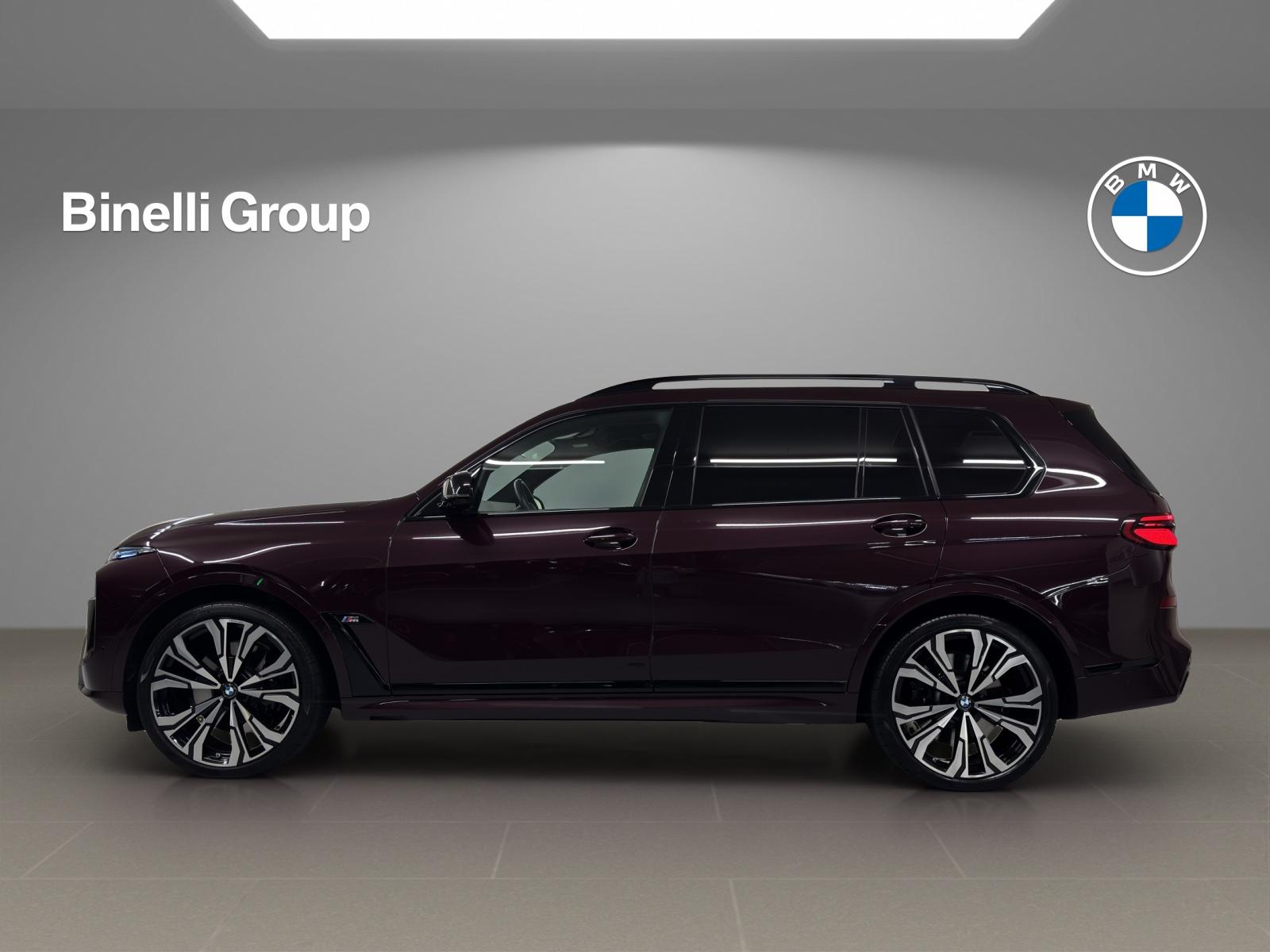 BMW X7 M60i-showroom-element-1