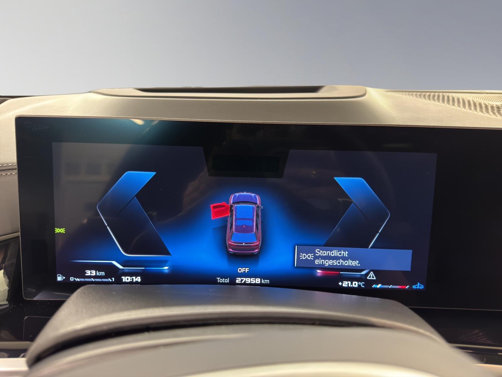 BMW X7 M60i-image-16