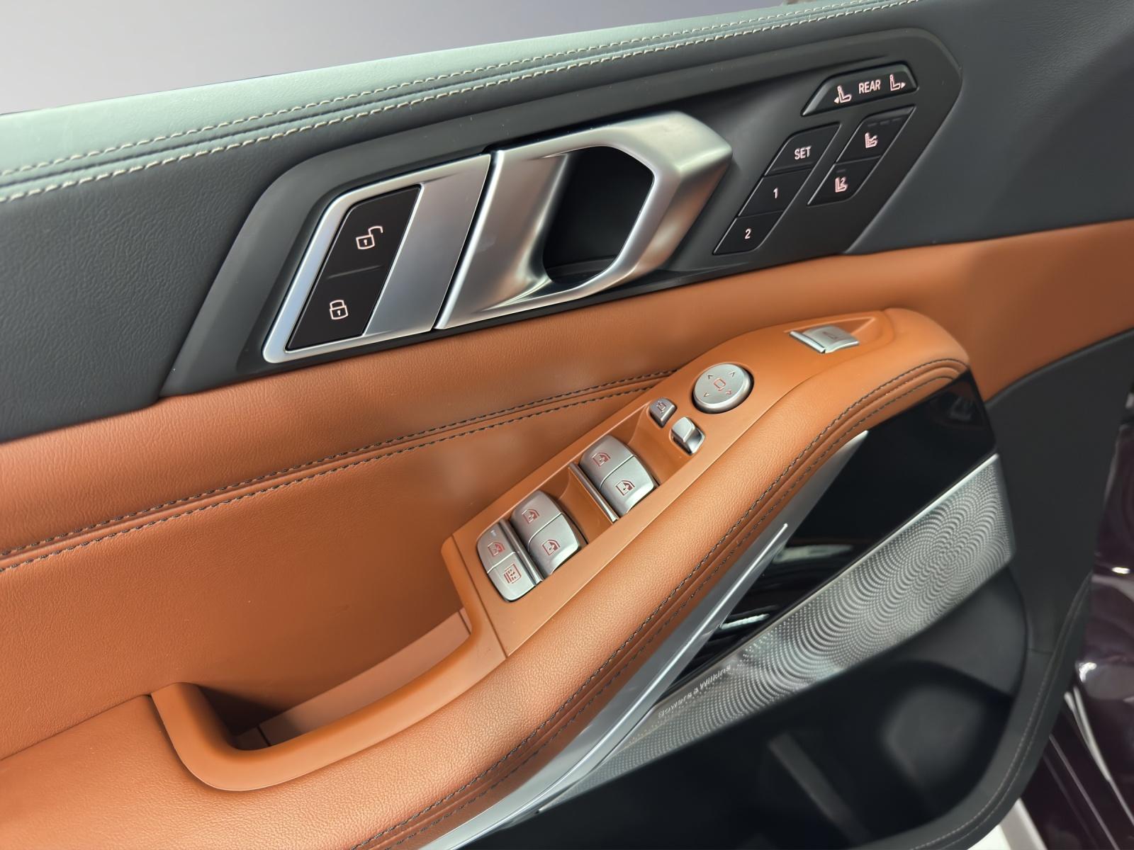 BMW X7 M60i-image-12