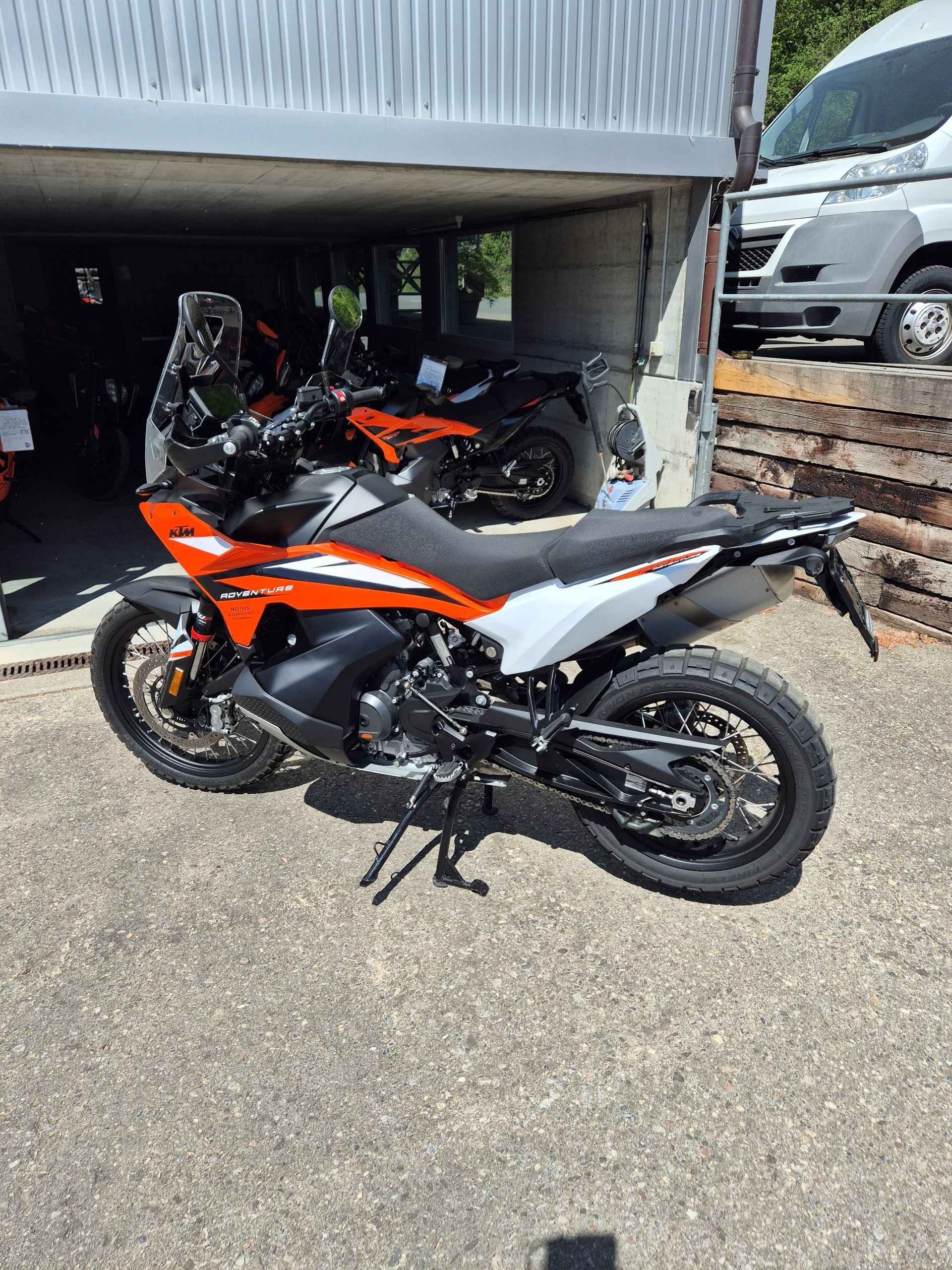 KTM 890 Adventure-image-3