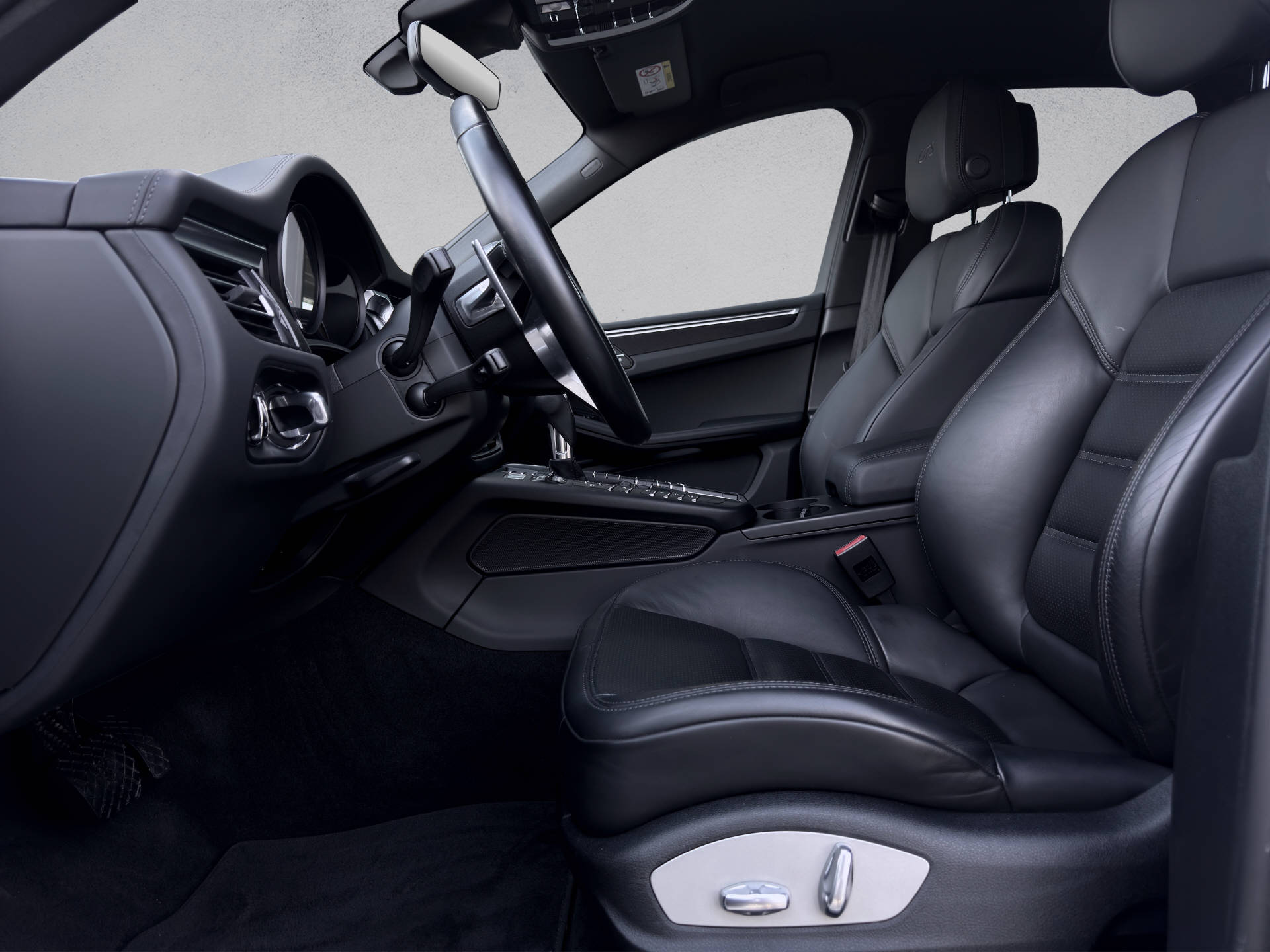 PORSCHE Macan GTS-image-6