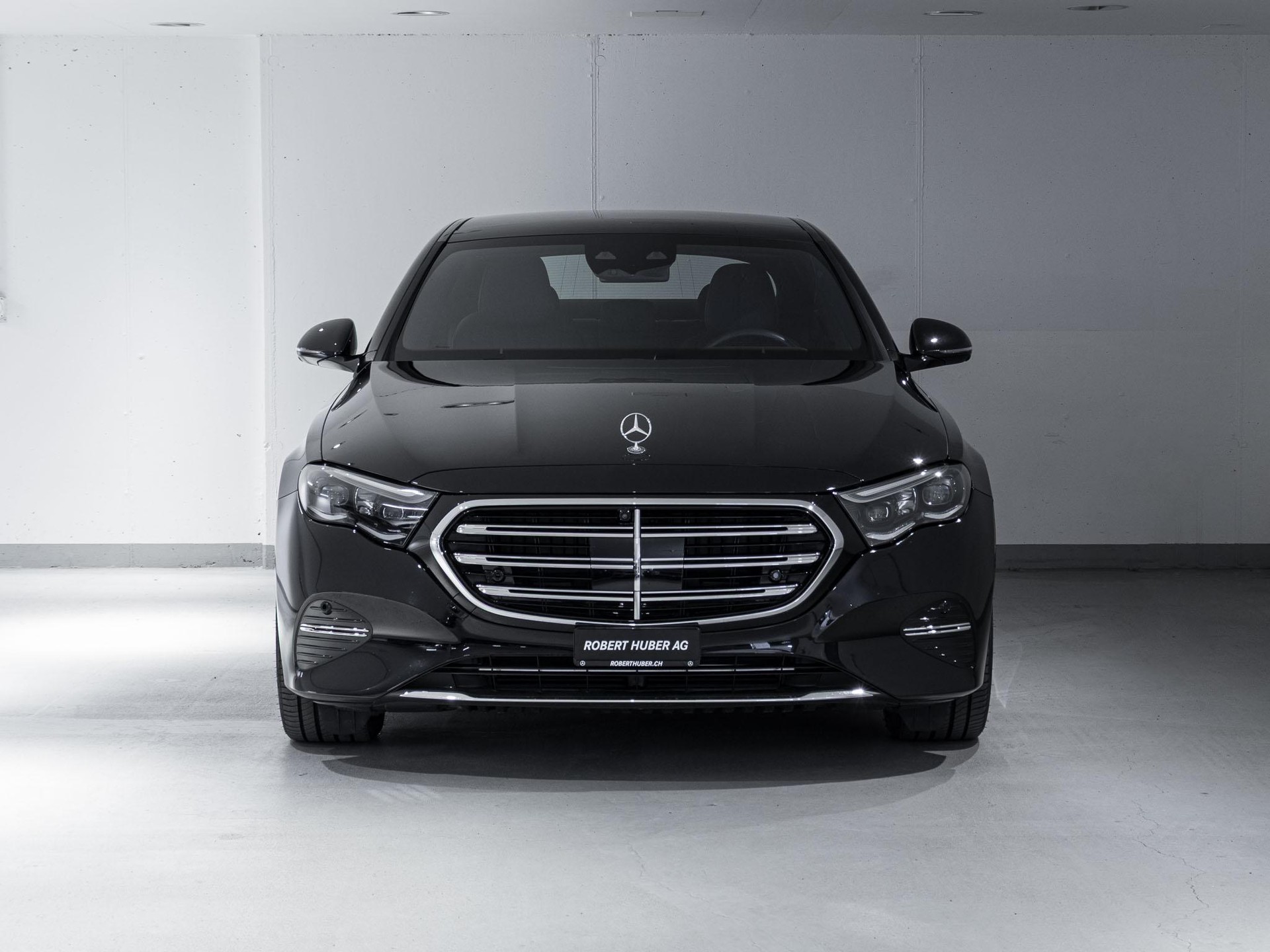 MERCEDES-BENZ E 200 4MATIC-image-2