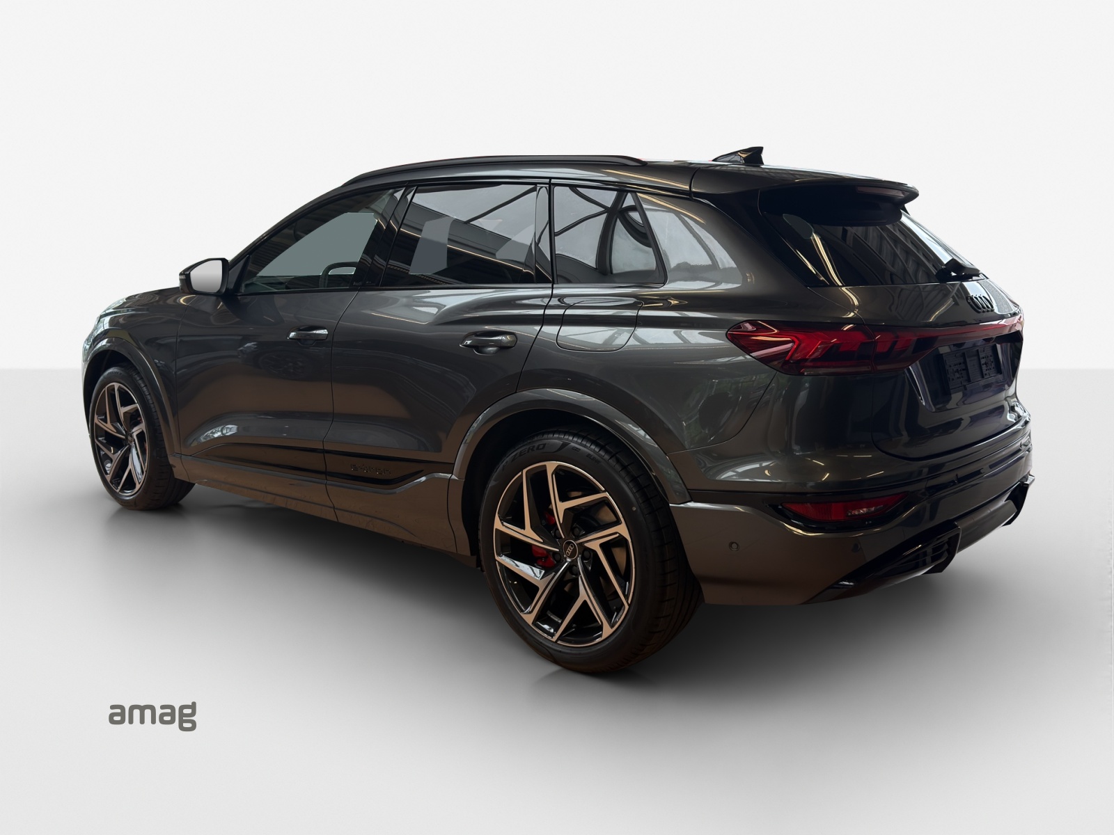 AUDI SQ6 e-tron quattro-showroom-element-2