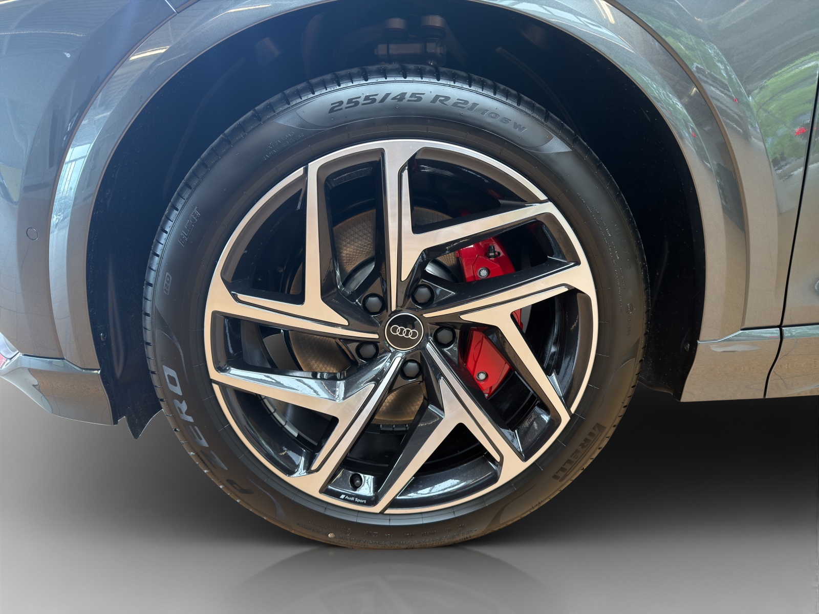 AUDI SQ6 e-tron quattro-image-13