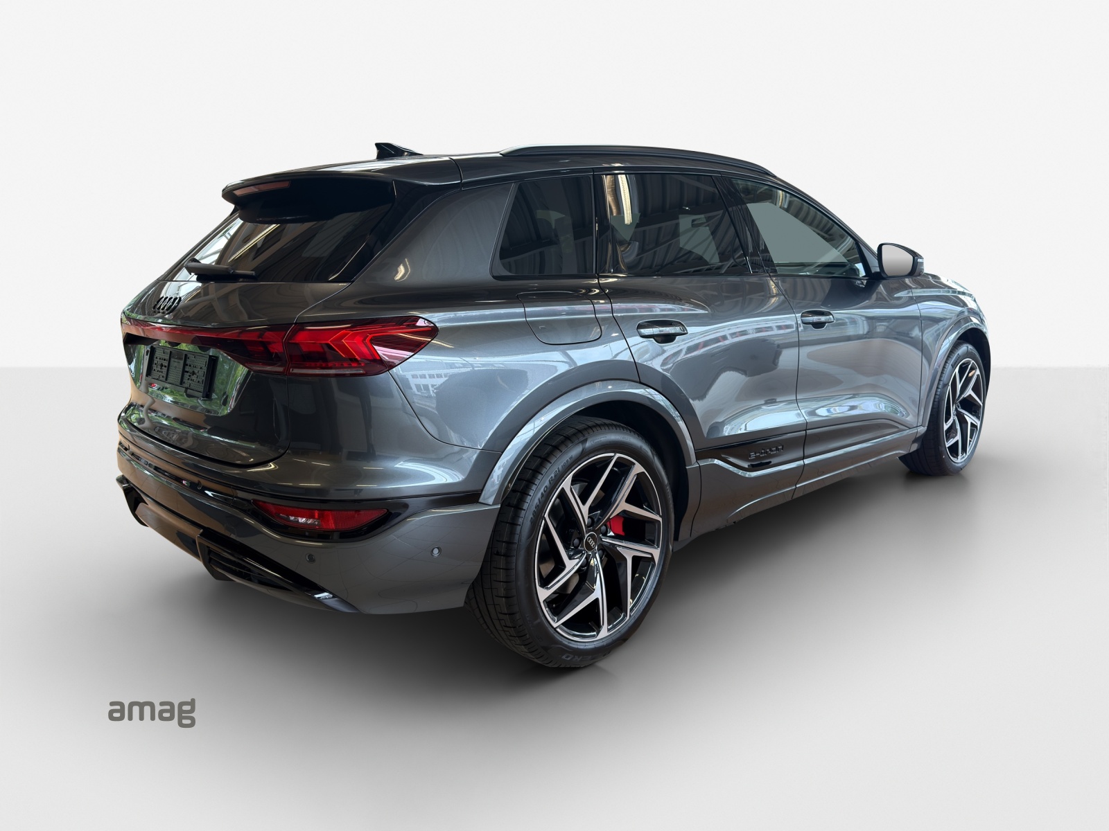AUDI SQ6 e-tron quattro-image-4