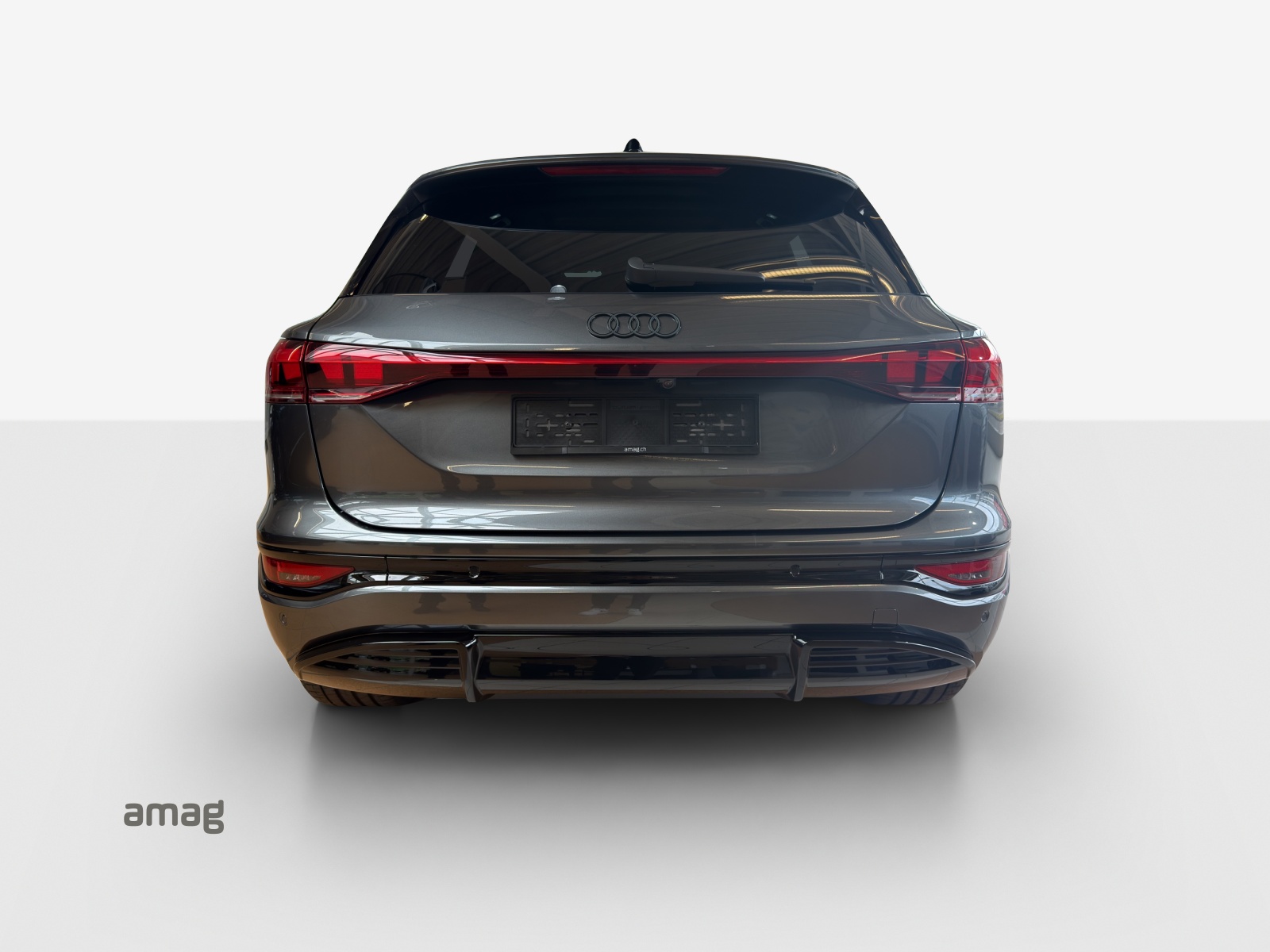 AUDI SQ6 e-tron quattro-showroom-element-3