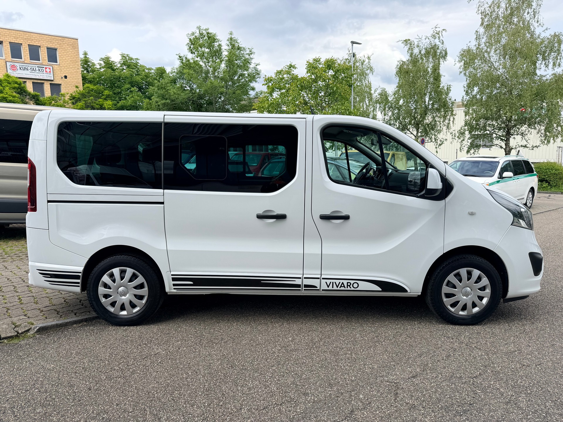 OPEL Vivaro 1.6 CDTI Combi+ 2.7t L1H1-showroom-element-1