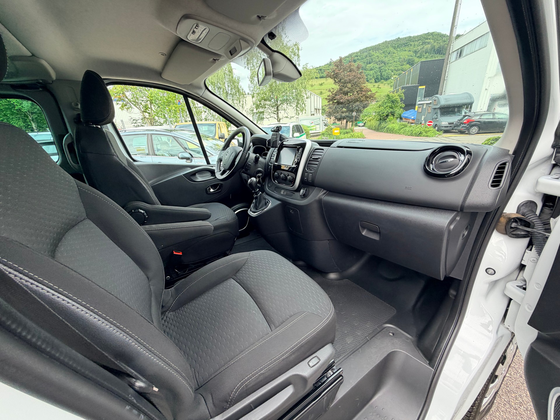 OPEL Vivaro 1.6 CDTI Combi+ 2.7t L1H1-image-10