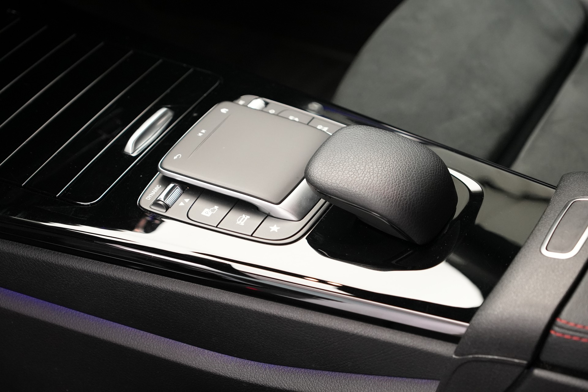 MERCEDES-BENZ CLA 200 AMG Line 7G-DCT *CH-Fahrzeug*-image-20