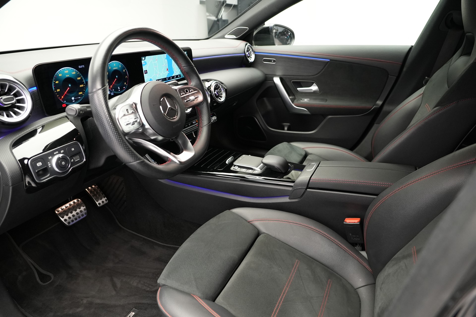 MERCEDES-BENZ CLA 200 AMG Line 7G-DCT *CH-Fahrzeug*-image-10
