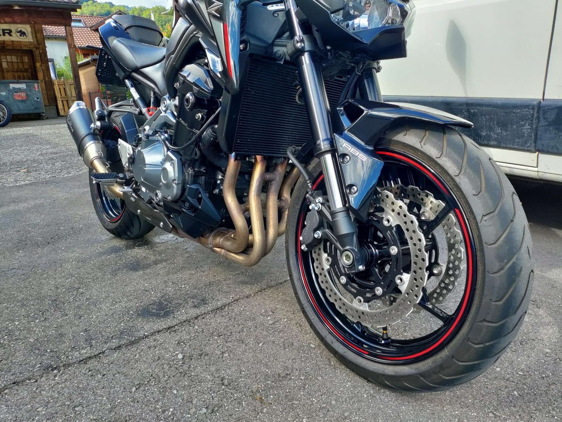 KAWASAKI Z 900-image-4