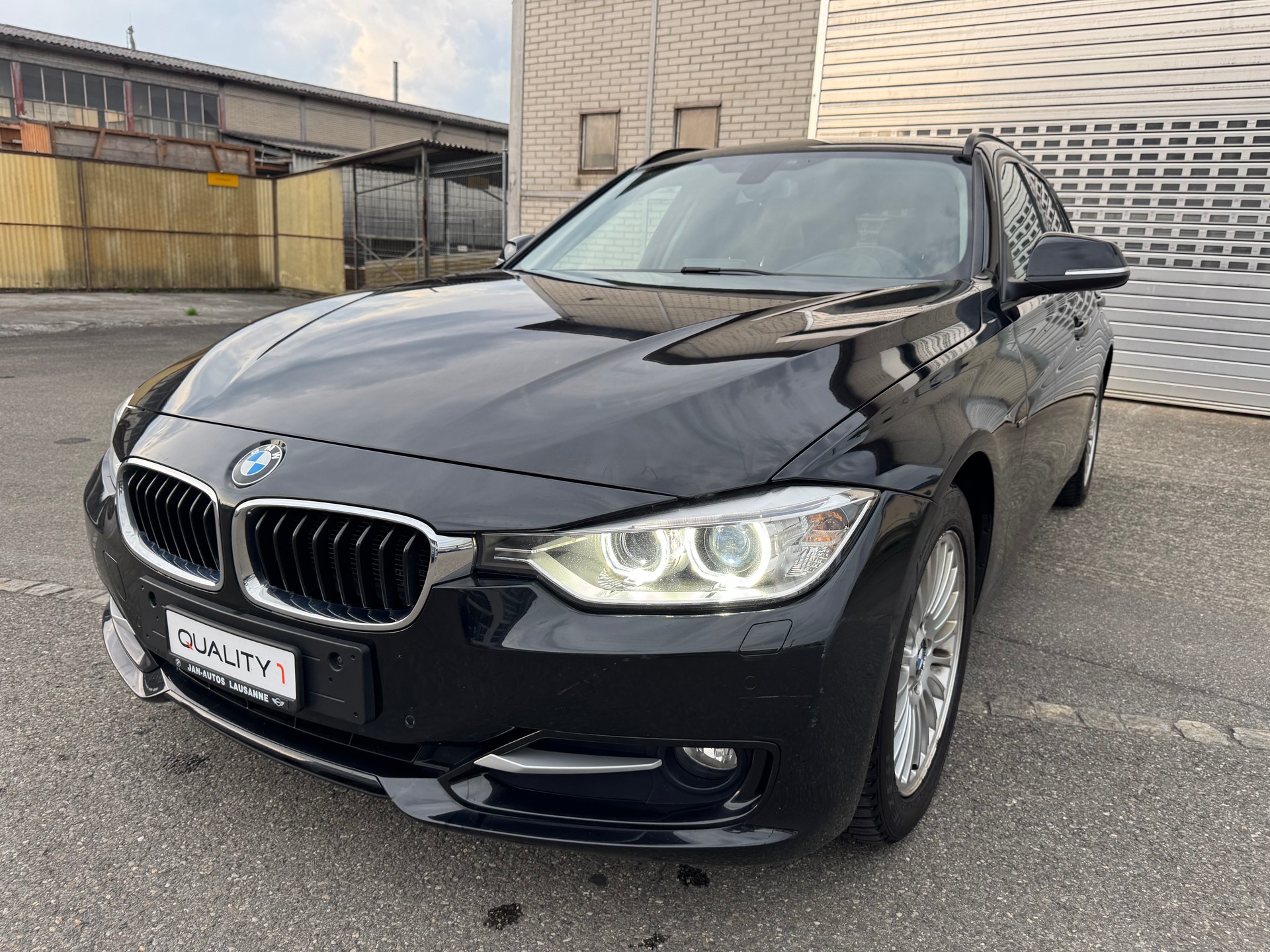 BMW 318d xDrive Touring Sport Line